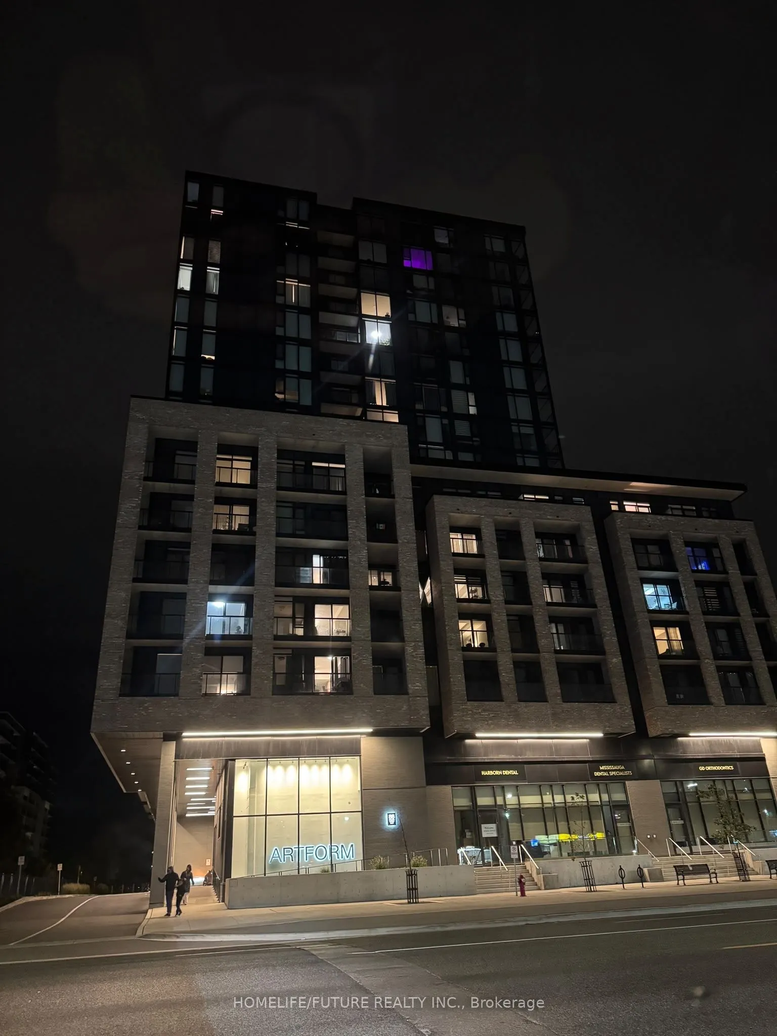 86 Dundas Street #1221