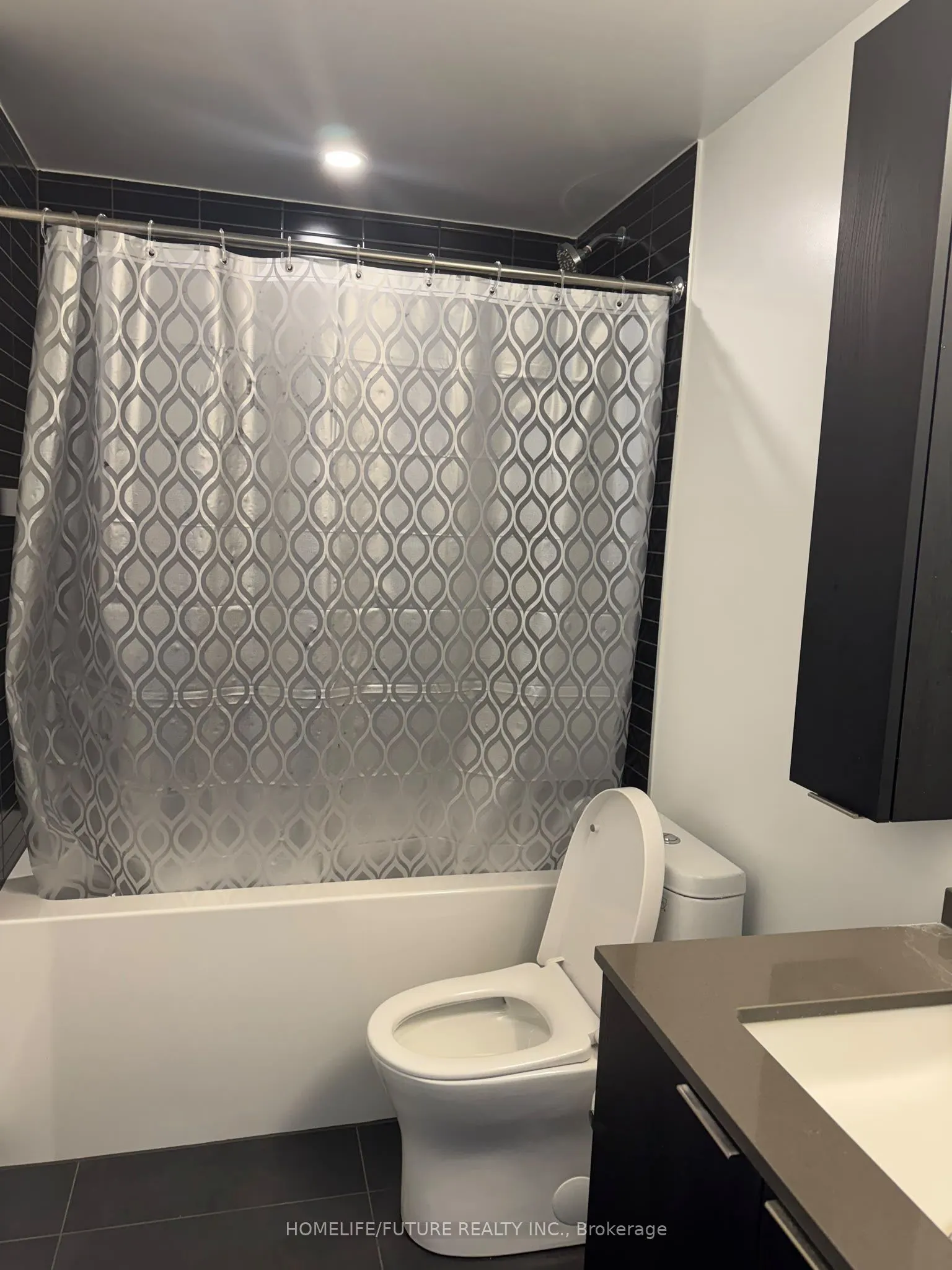86 Dundas Street #1221