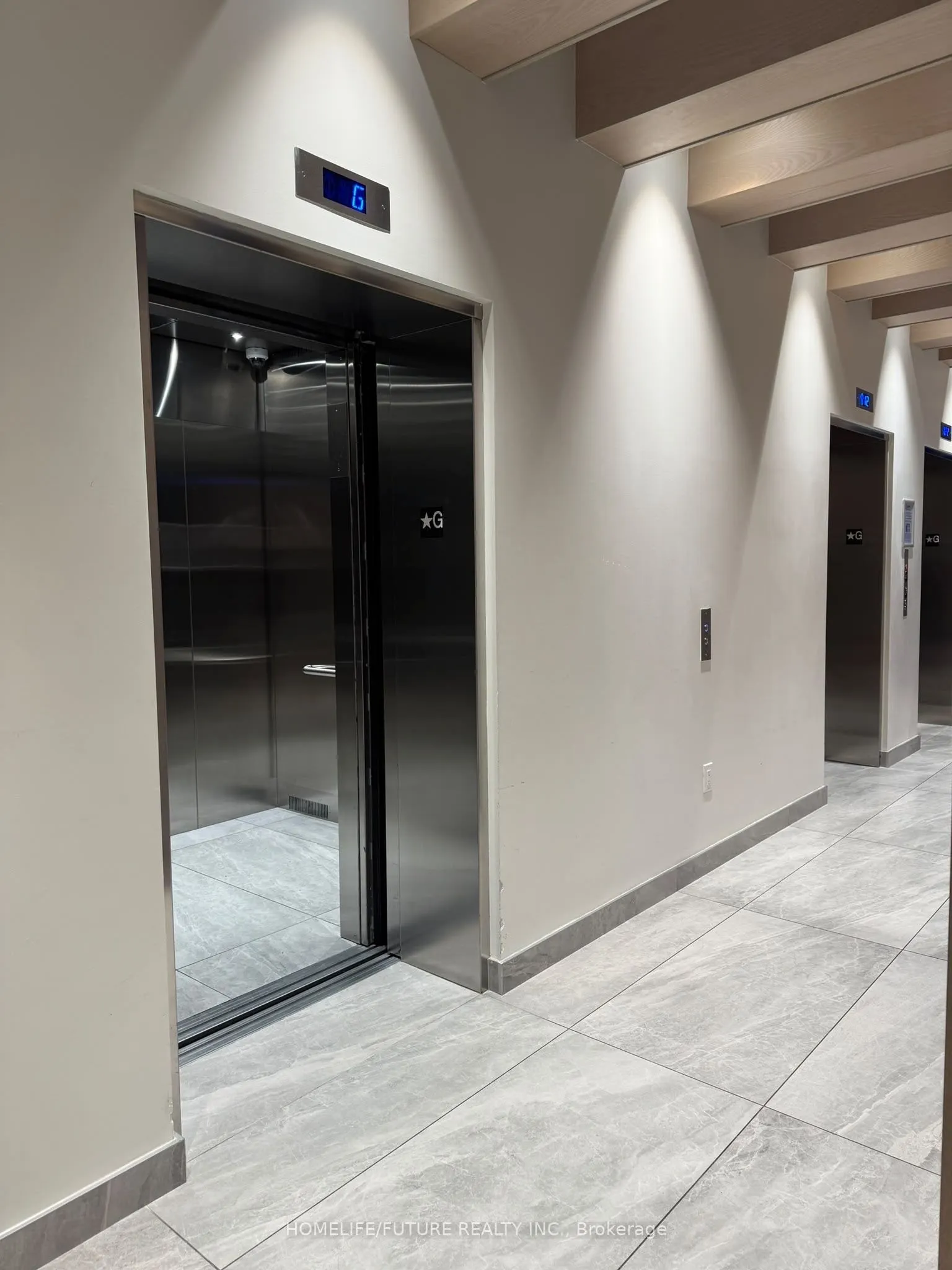 86 Dundas Street #1221
