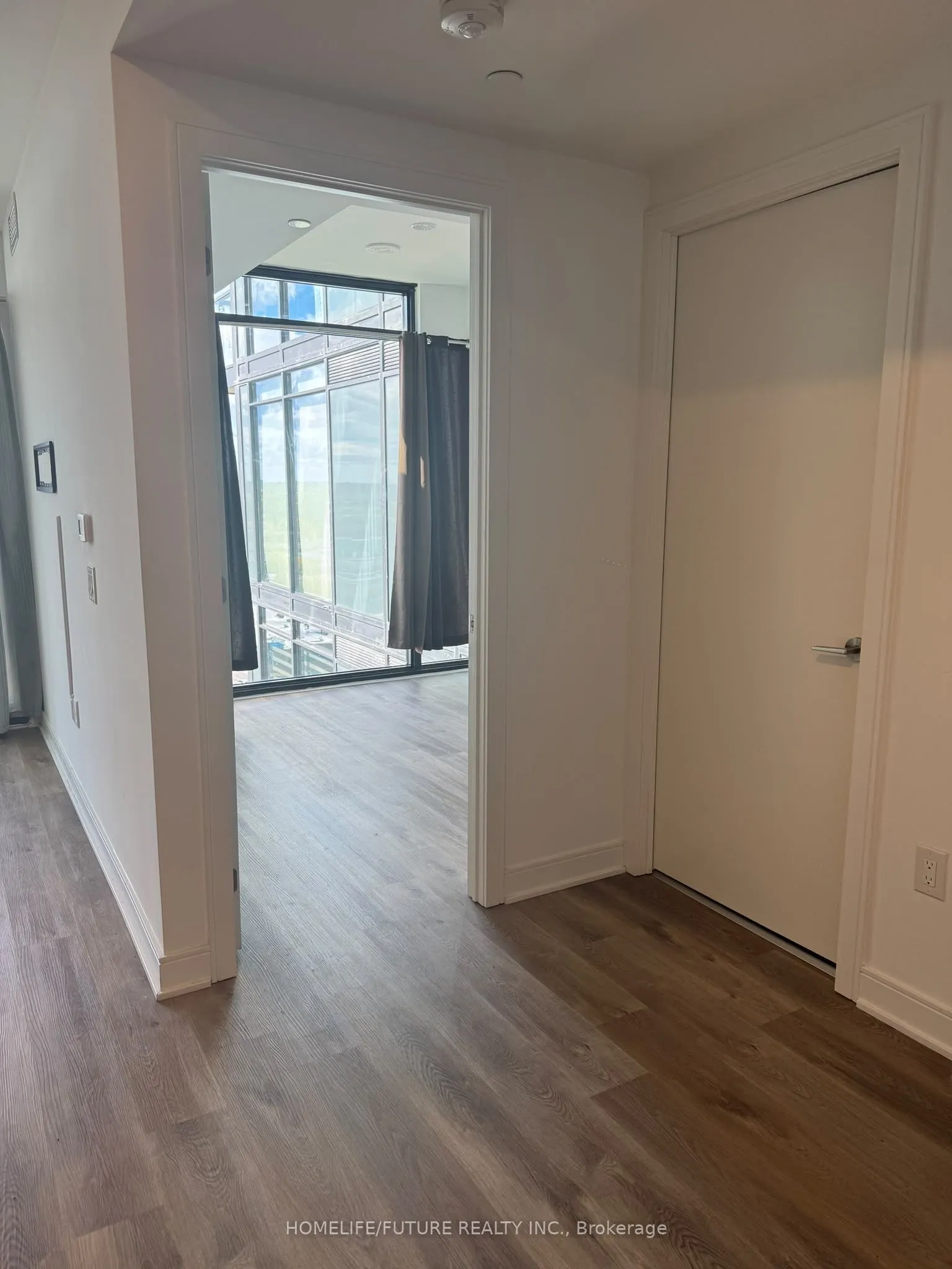 86 Dundas Street #1221