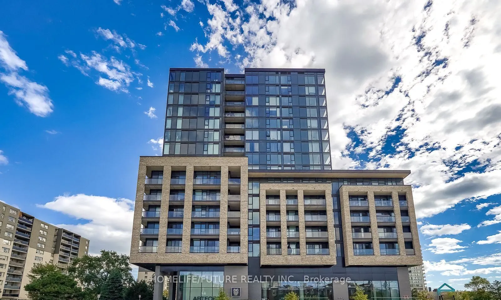 86 Dundas Street #1221
