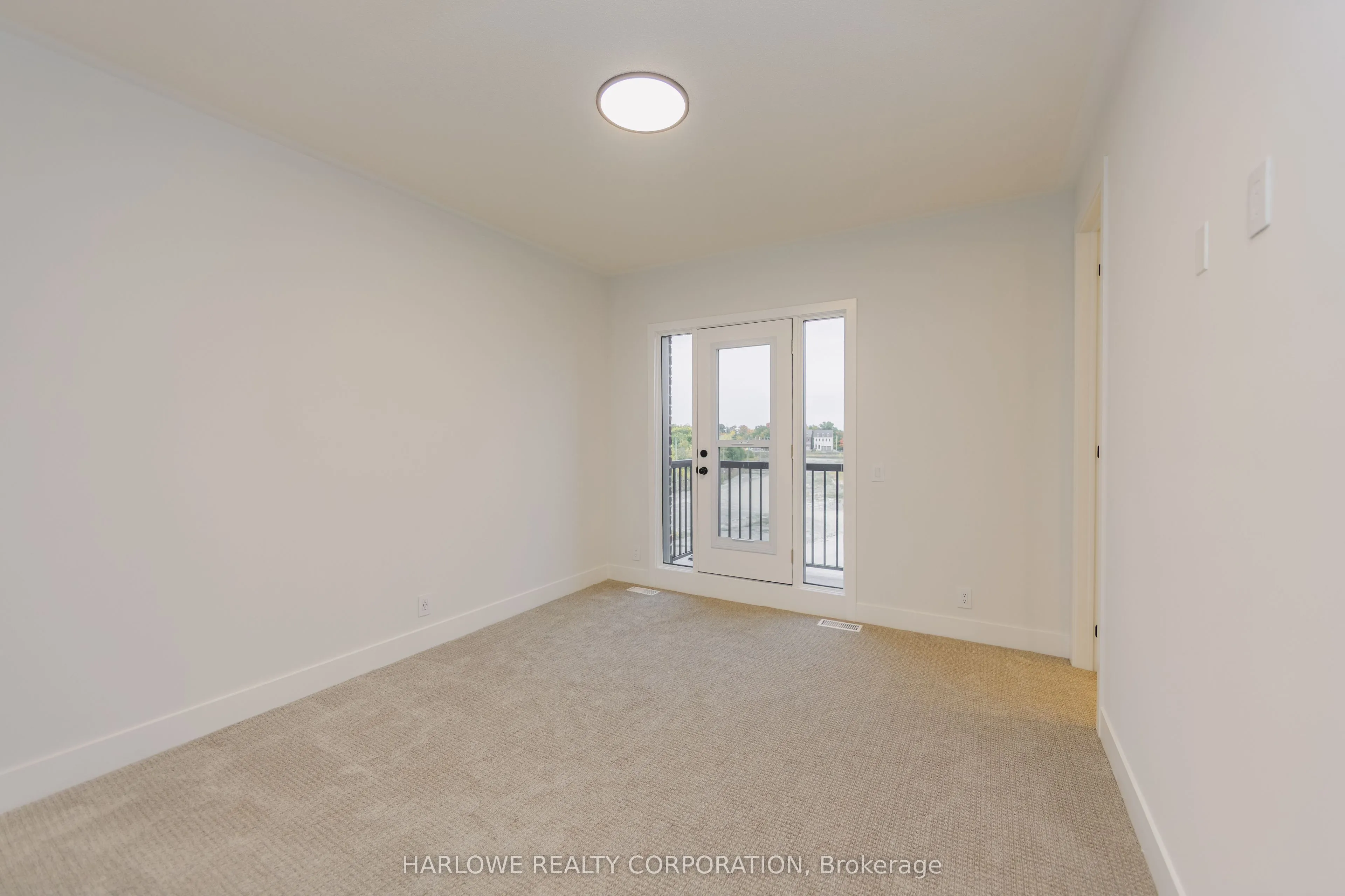 330 Waterhouse Crescent N