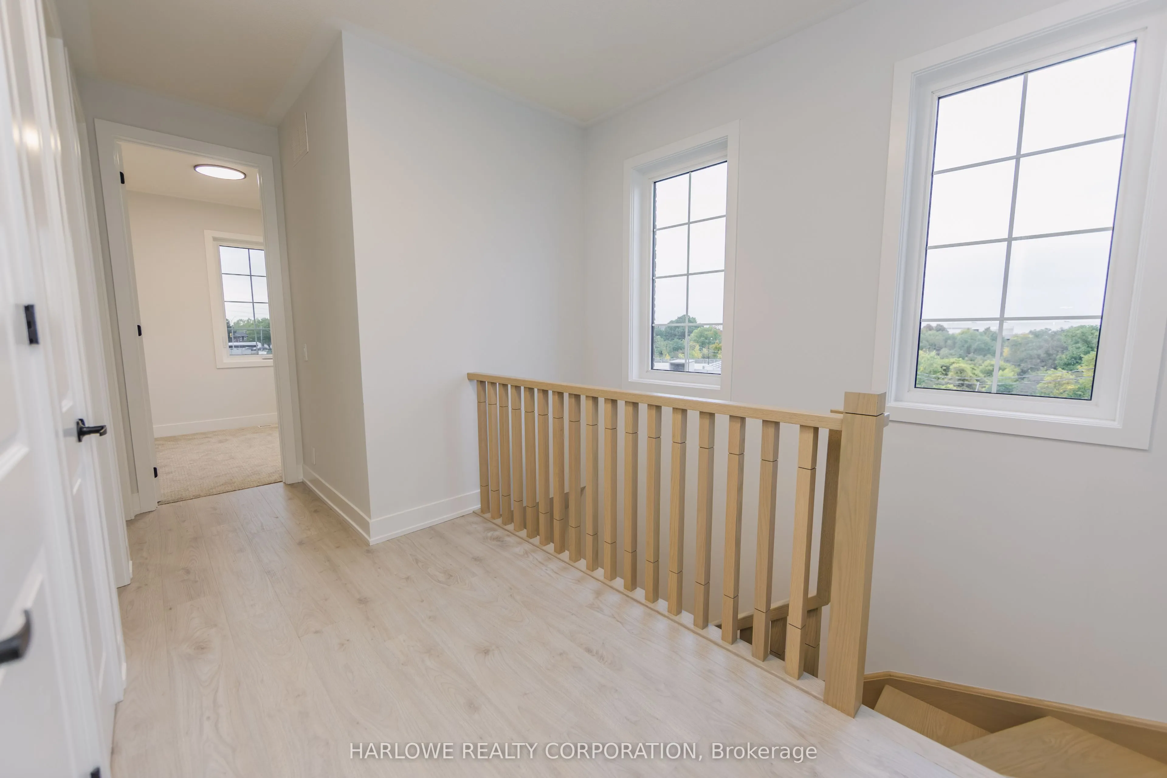 330 Waterhouse Crescent N