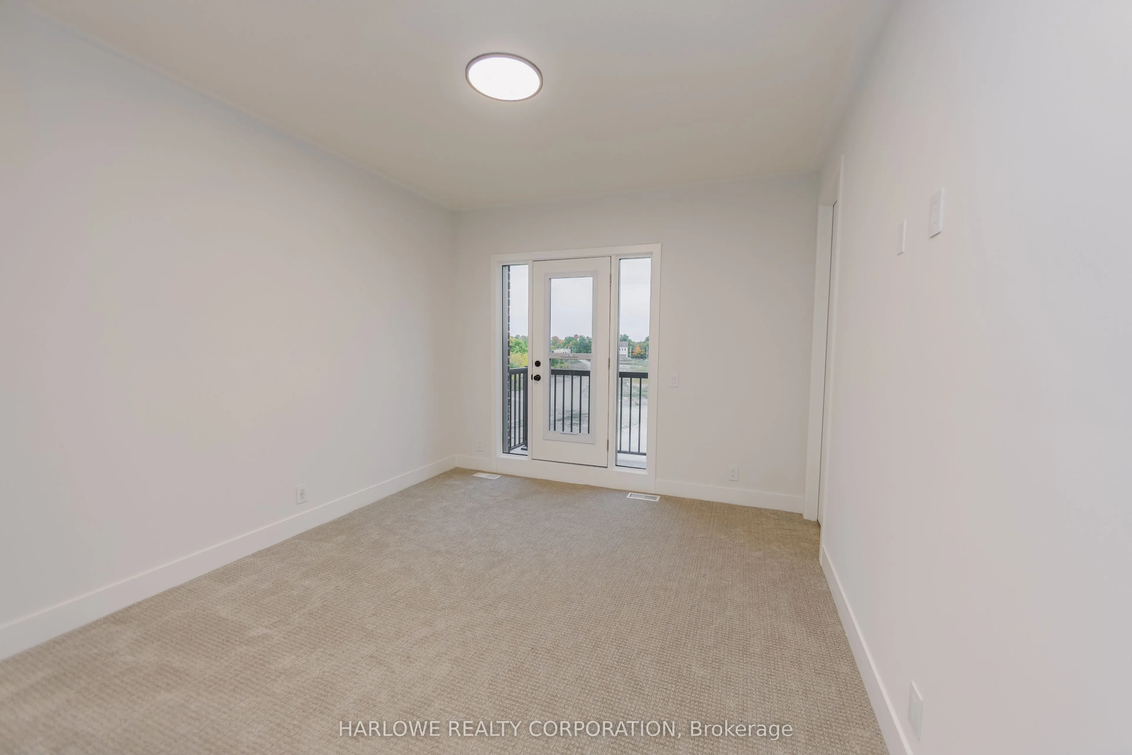 330 Waterhouse Crescent N