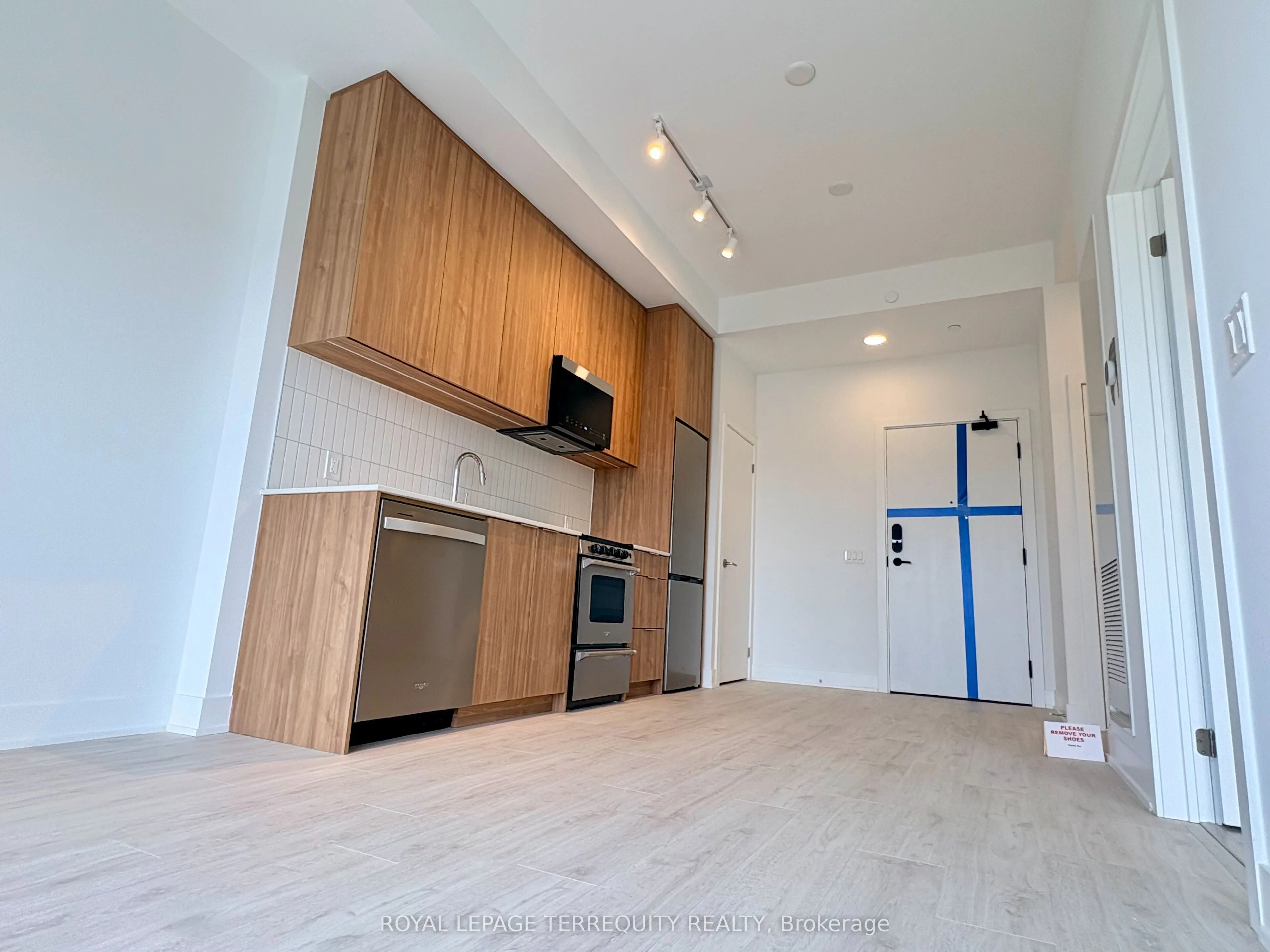 3008 William Cutmore Boulevard #702