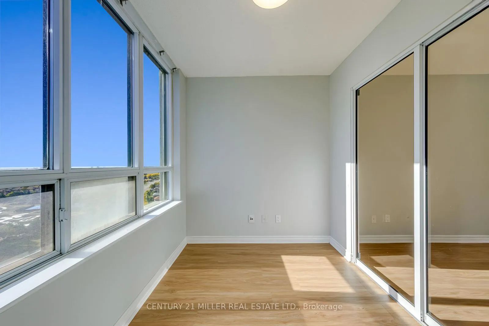 335 Rathburn Road W #2010