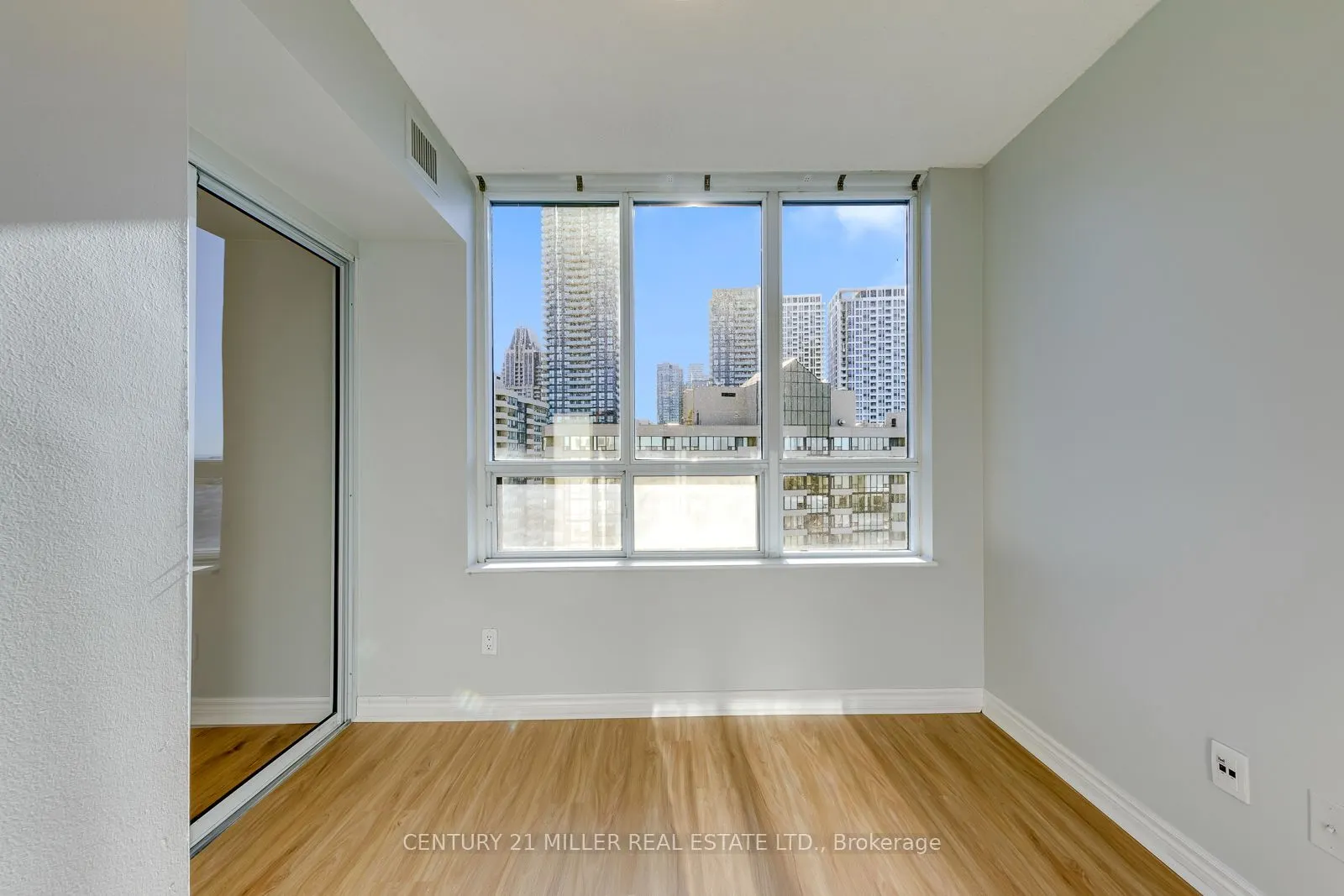 335 Rathburn Road W #2010