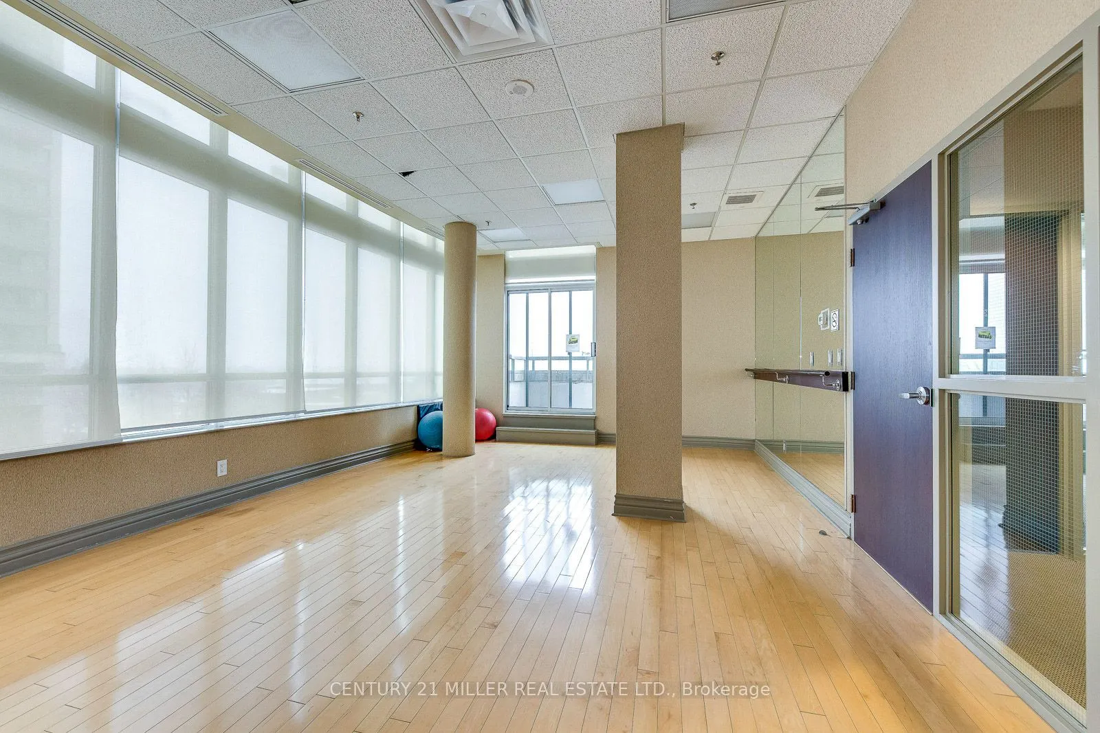 335 Rathburn Road W #2010