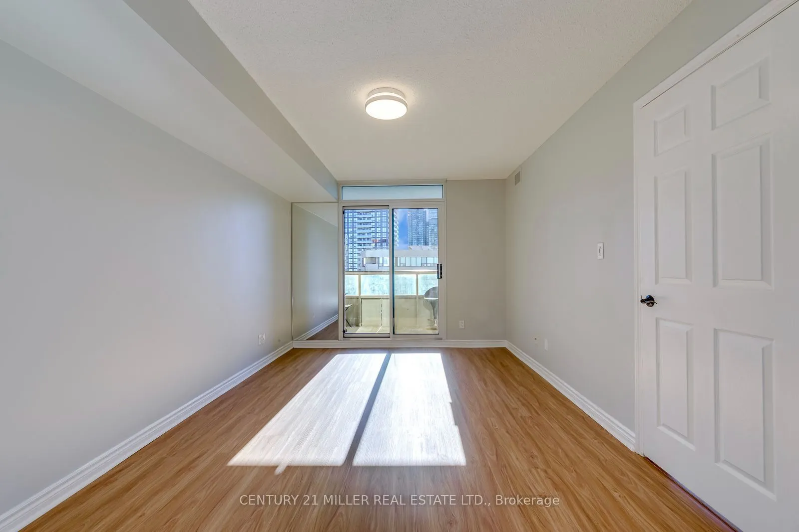 335 Rathburn Road W #2010