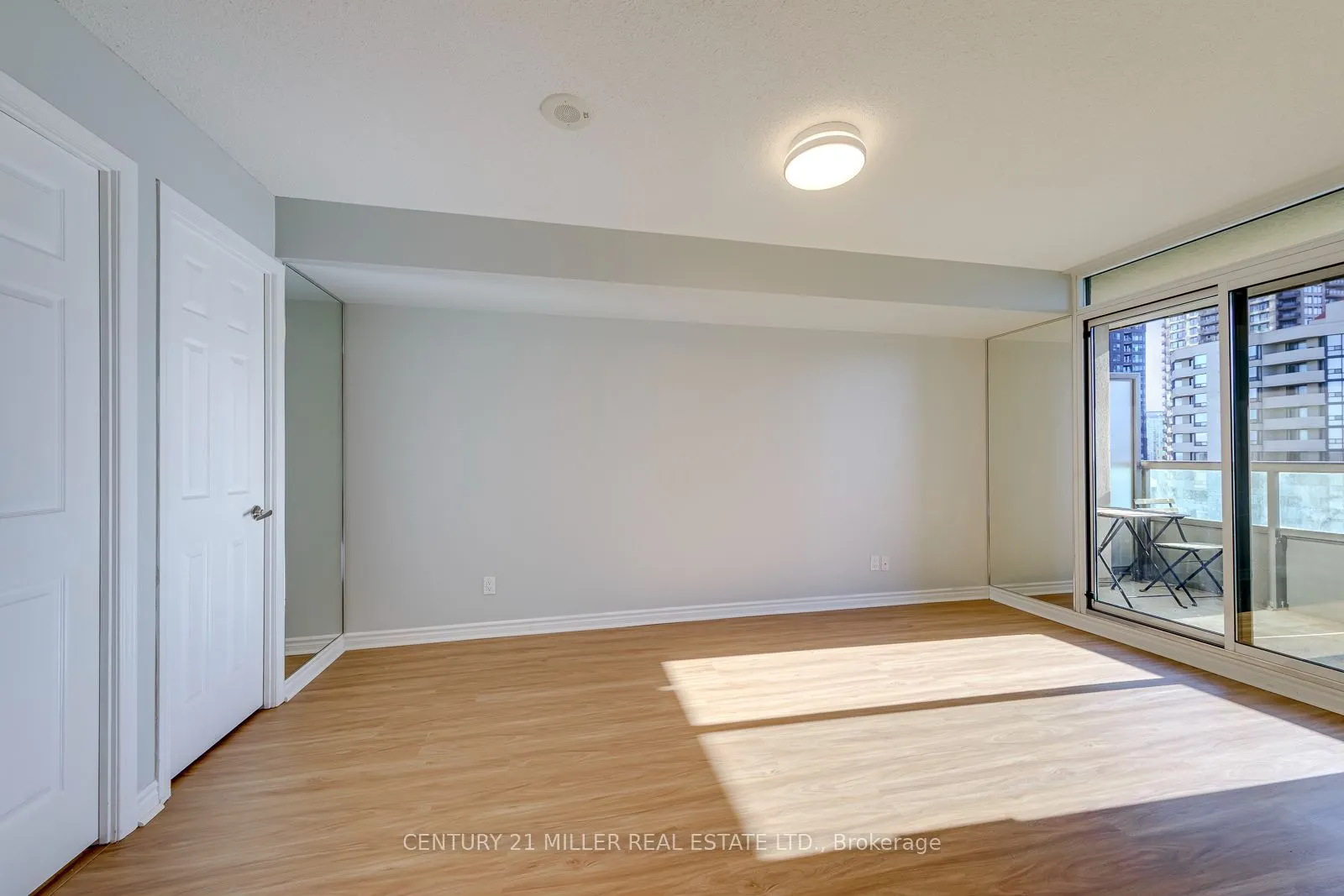 335 Rathburn Road W #2010