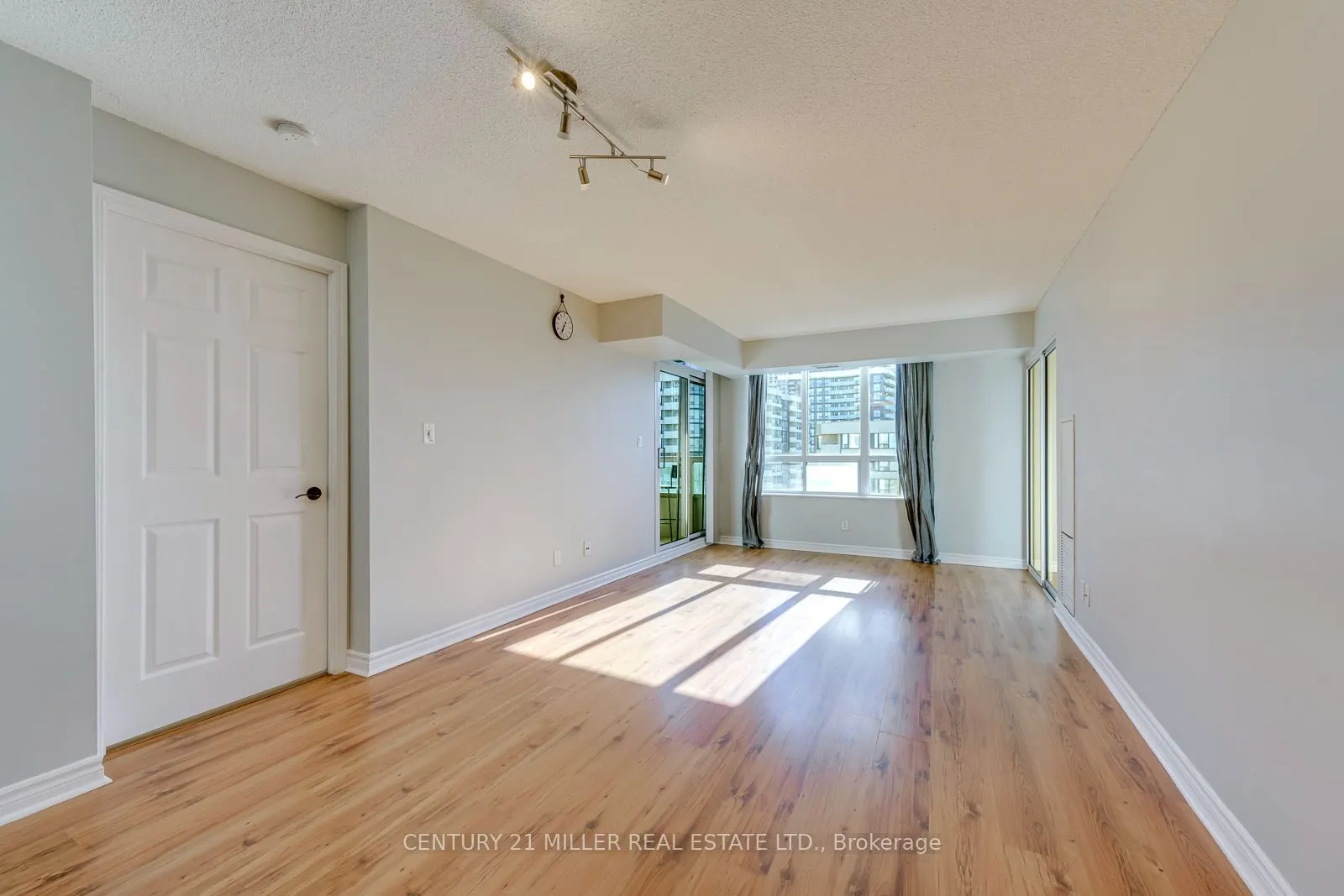 335 Rathburn Road W #2010