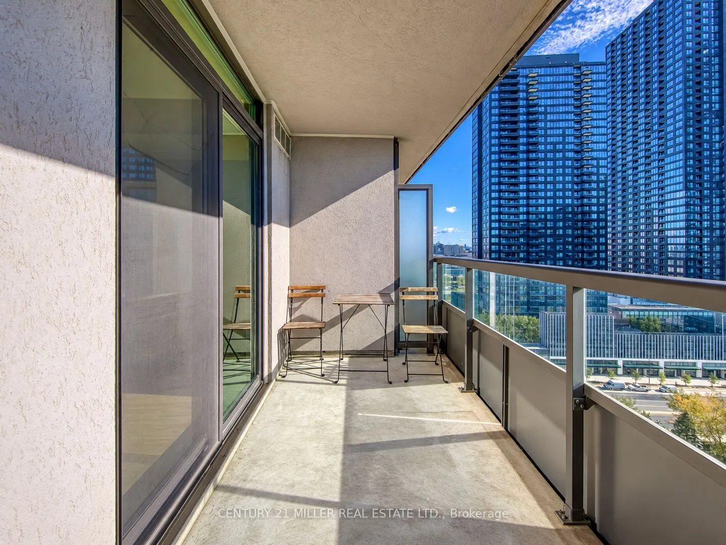 335 Rathburn Road W #2010