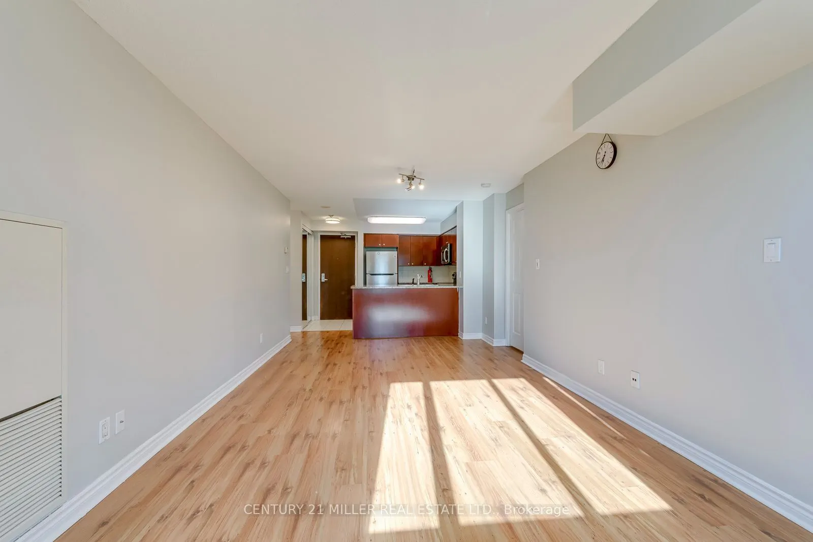 335 Rathburn Road W #2010