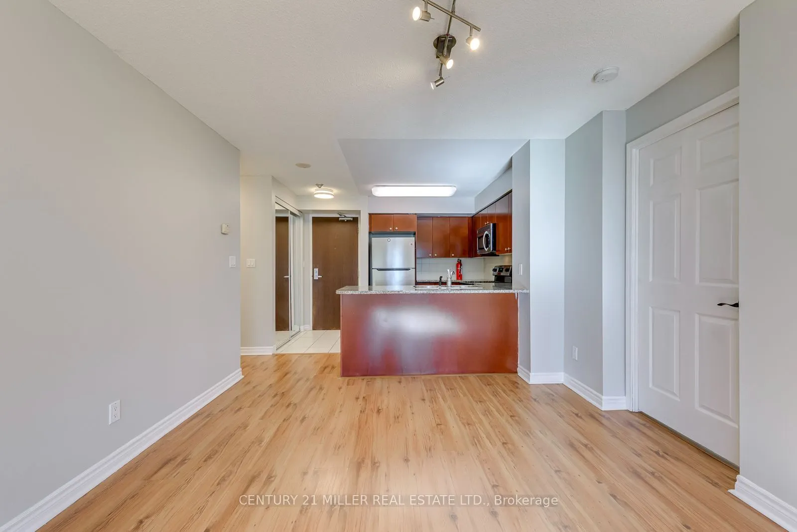335 Rathburn Road W #2010