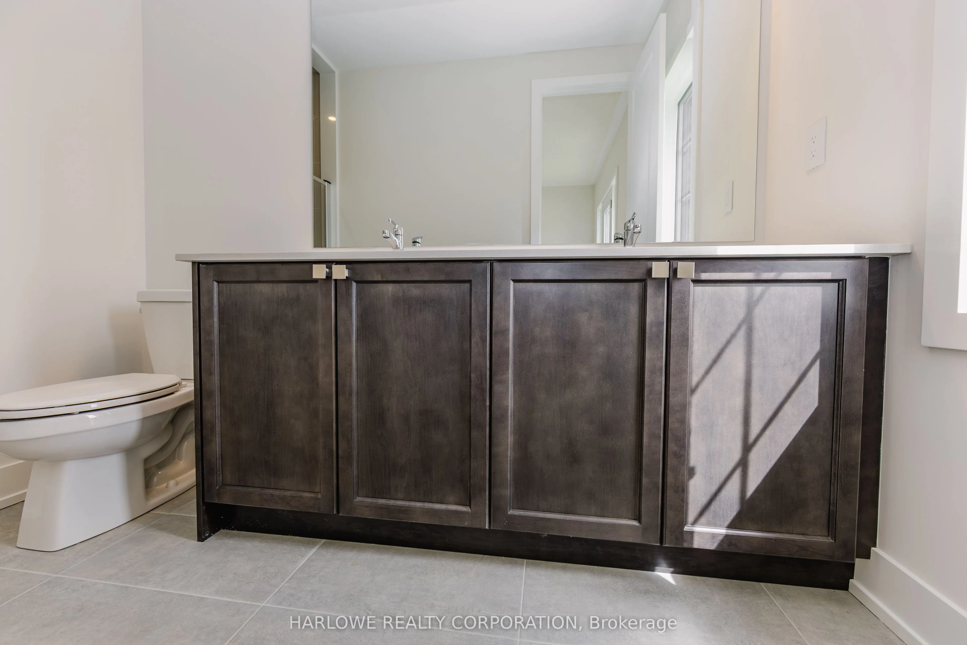 332 Waterhouse Crescent N