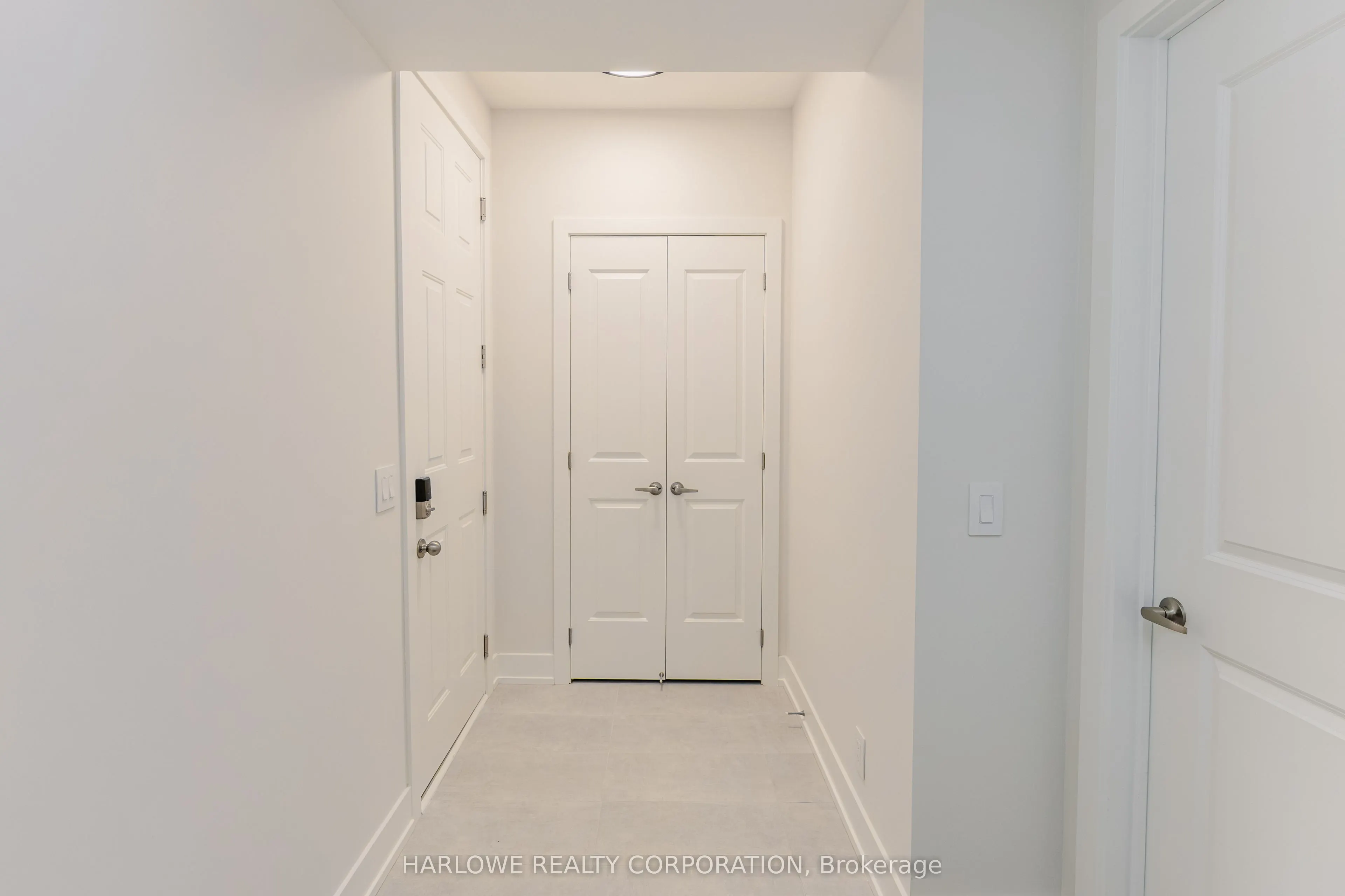 332 Waterhouse Crescent N