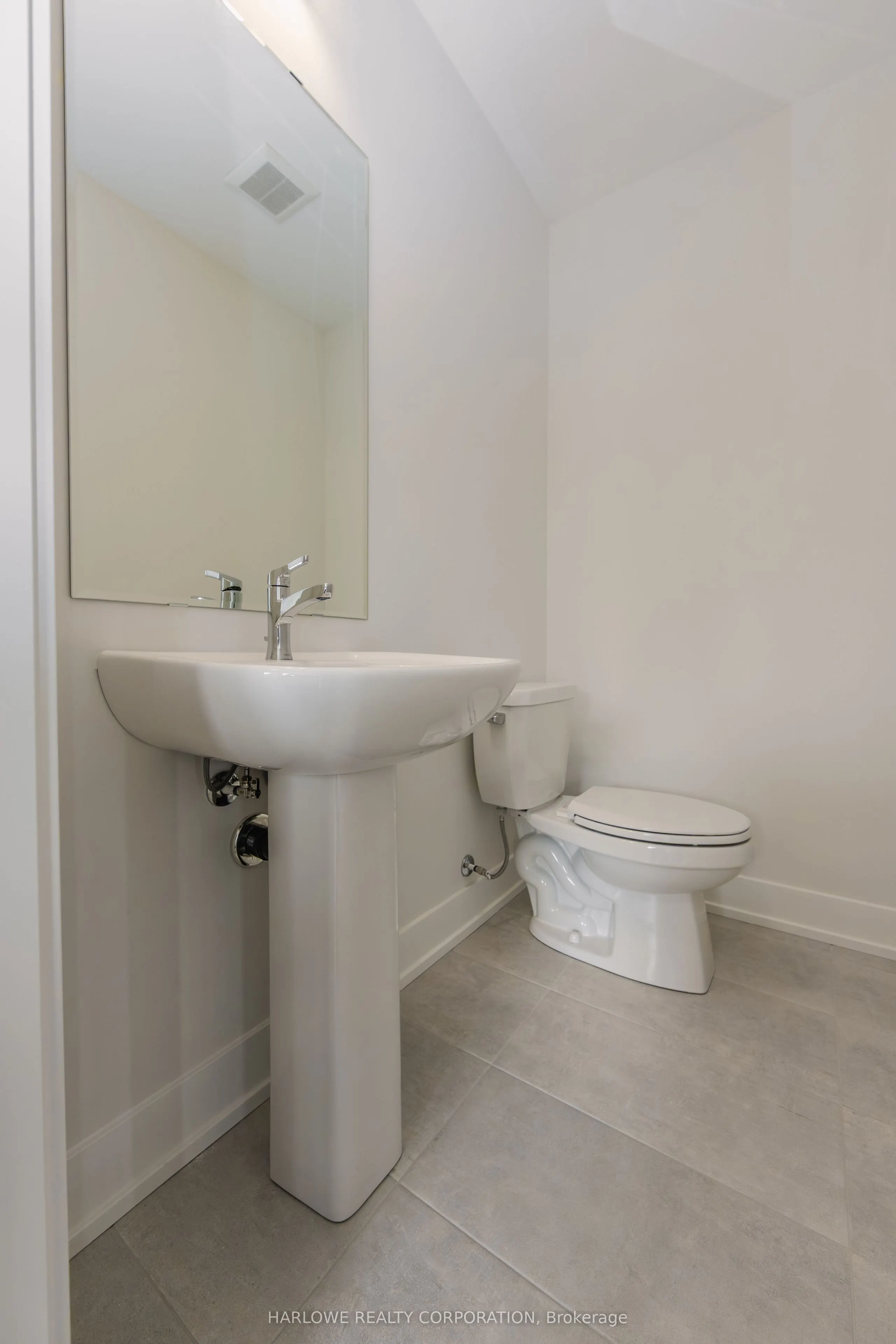 332 Waterhouse Crescent N