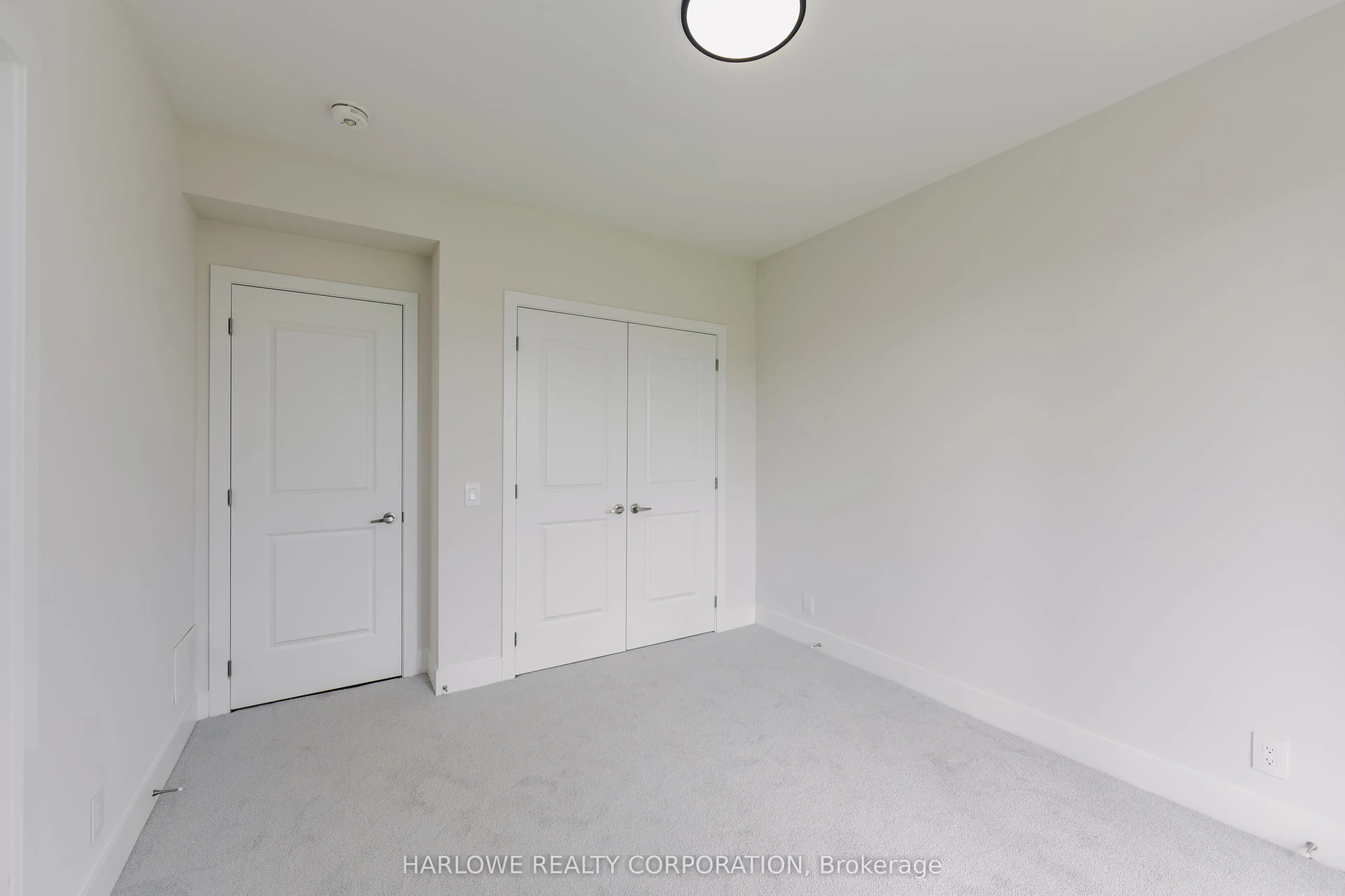 332 Waterhouse Crescent N