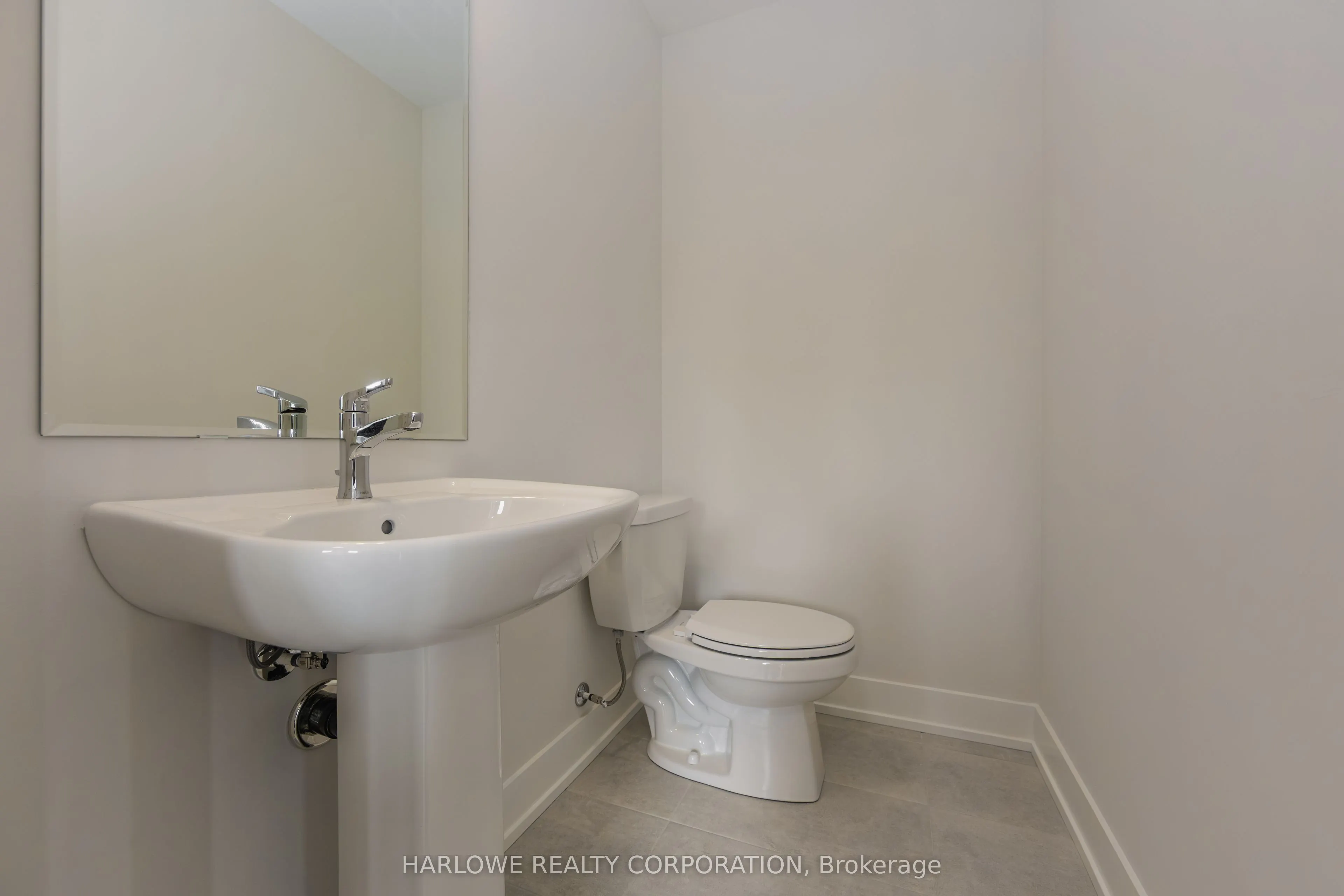 332 Waterhouse Crescent N