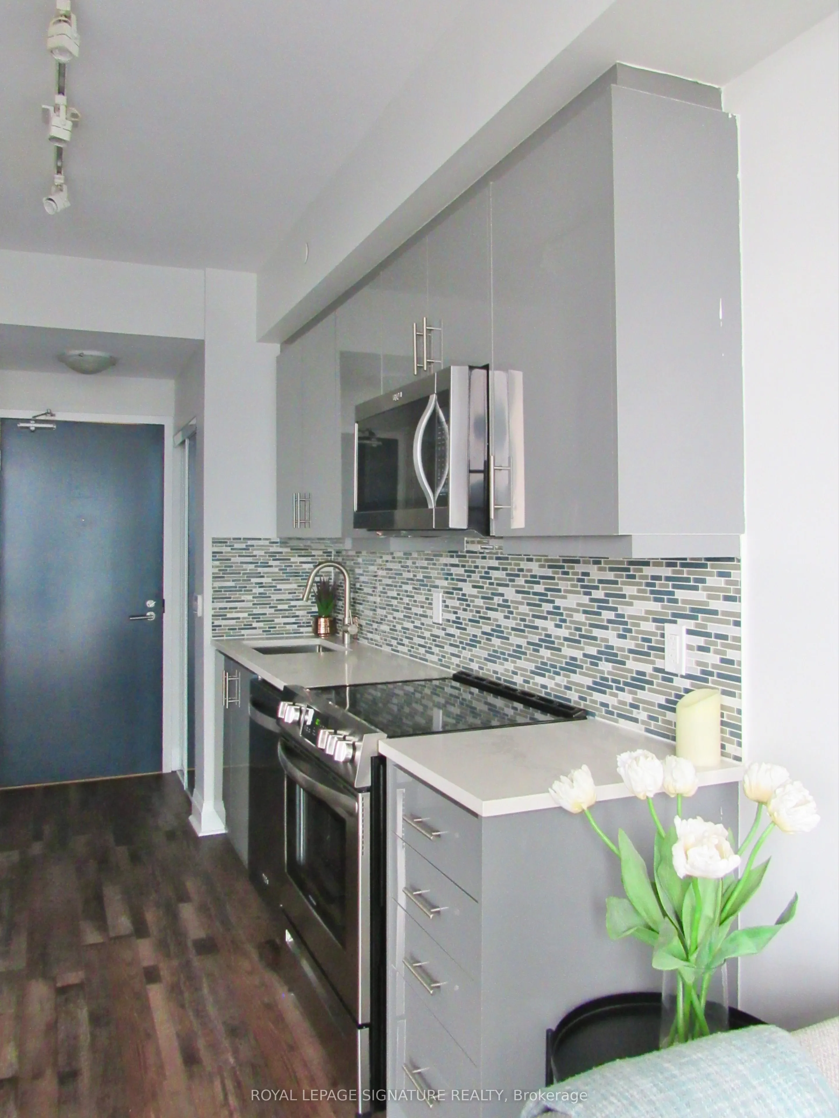 17 Zorra Street #602