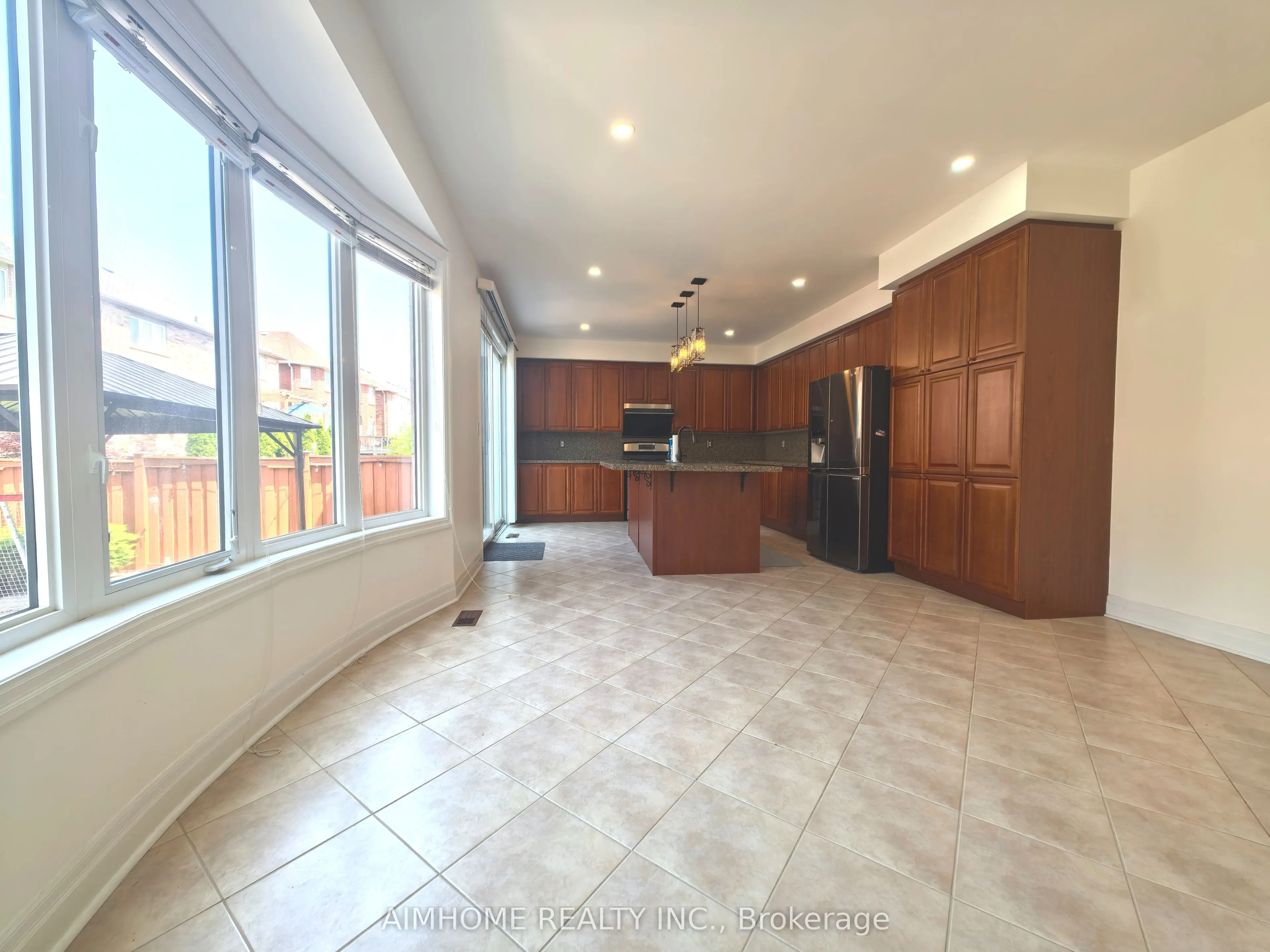 2173 Highcliffe Way