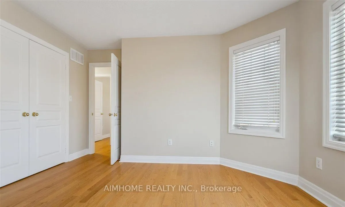2173 Highcliffe Way