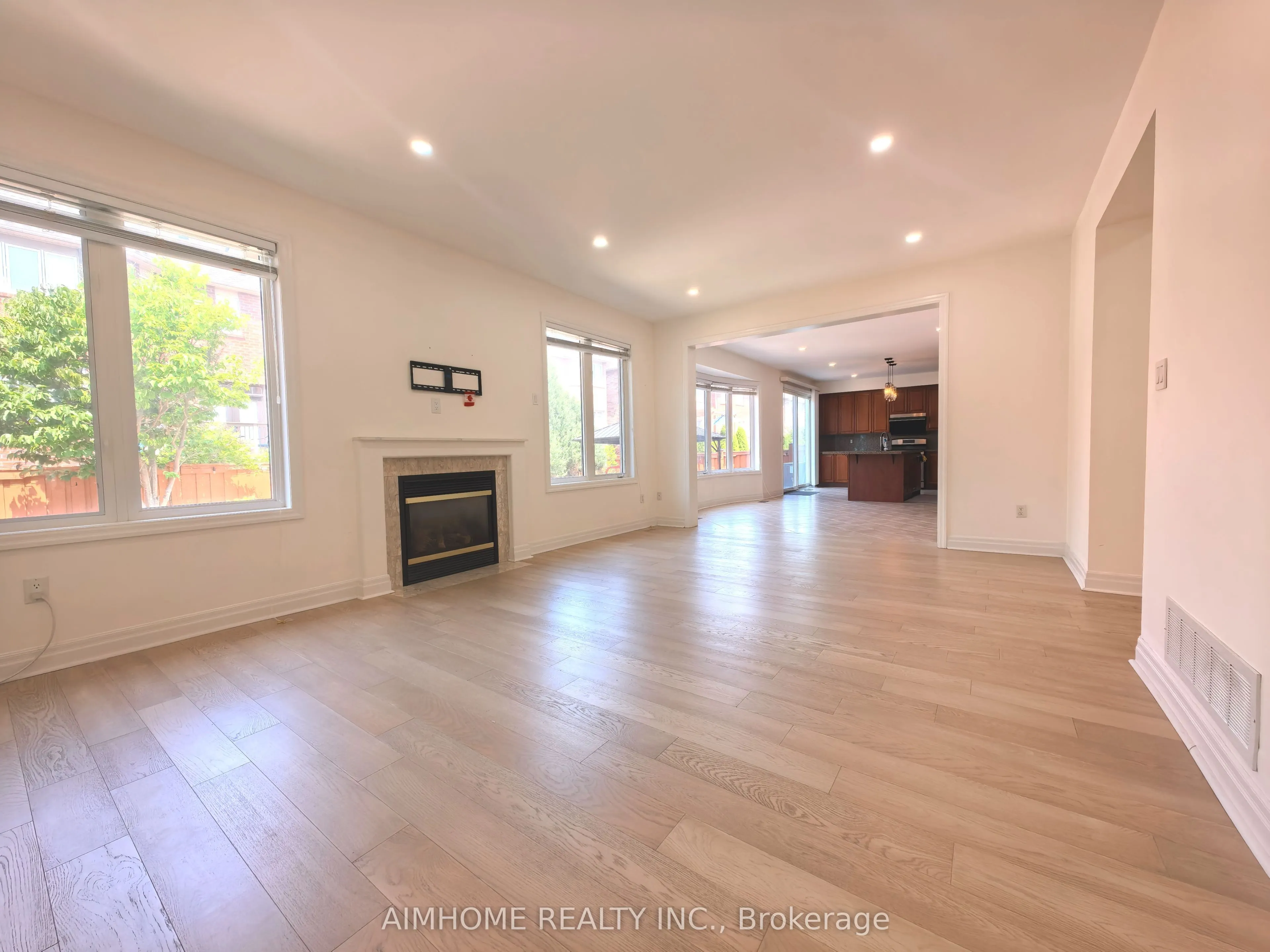 2173 Highcliffe Way