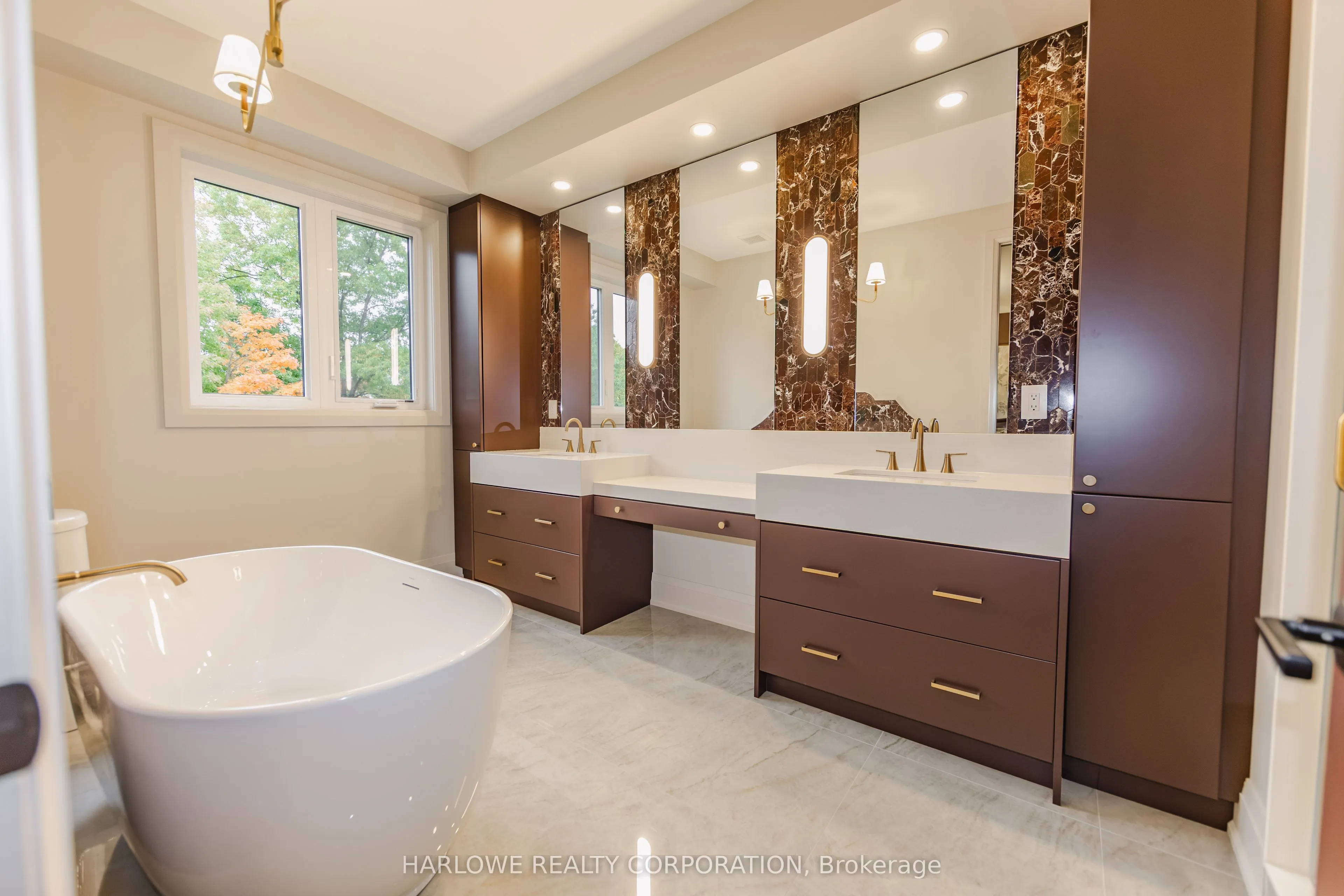 6738 Longview Place