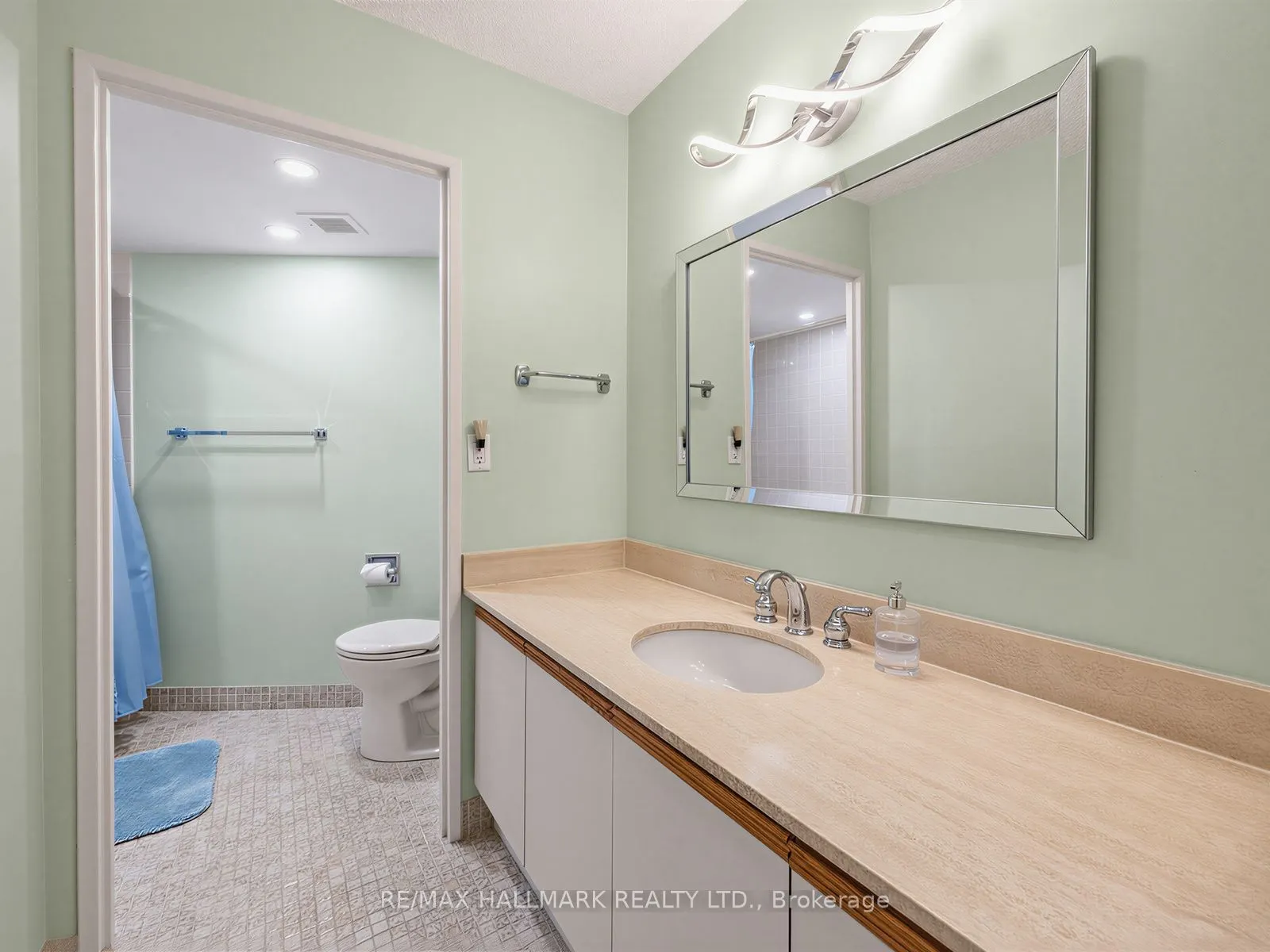 2010 Islington Avenue #301