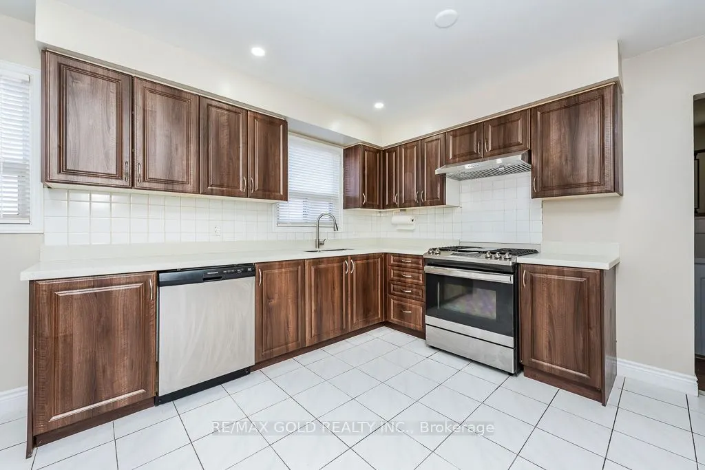 7283 Sigsbee Drive
