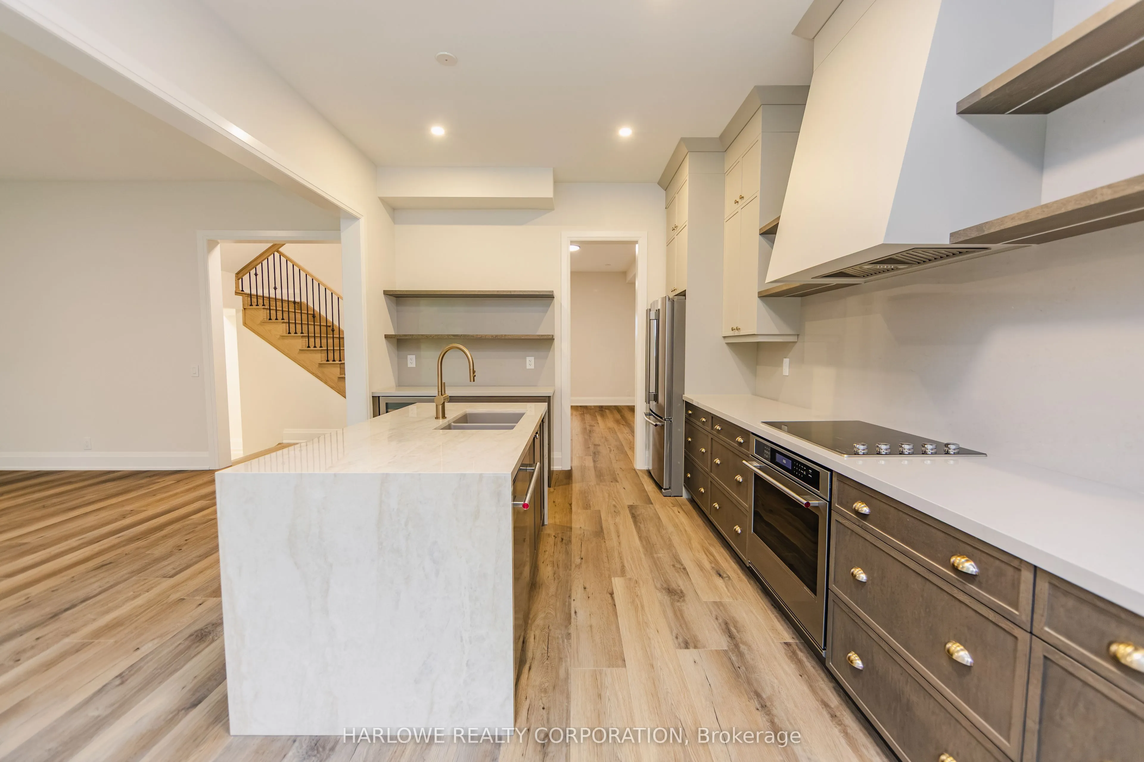 6742 Longview Place