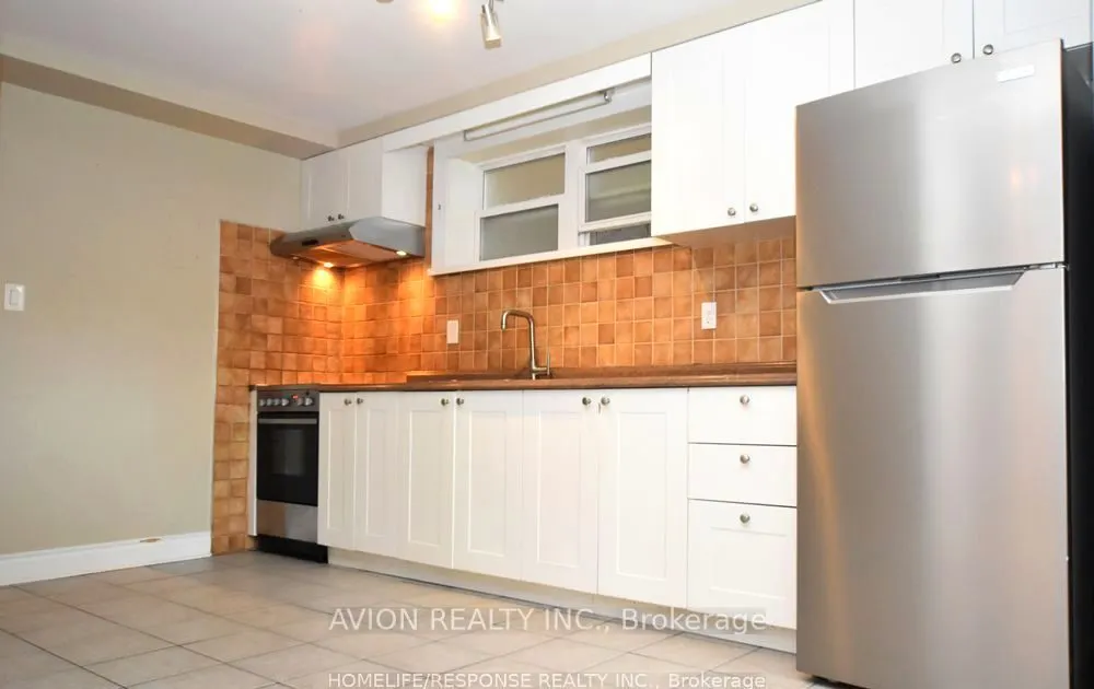 42 EMERALD Crescent #1