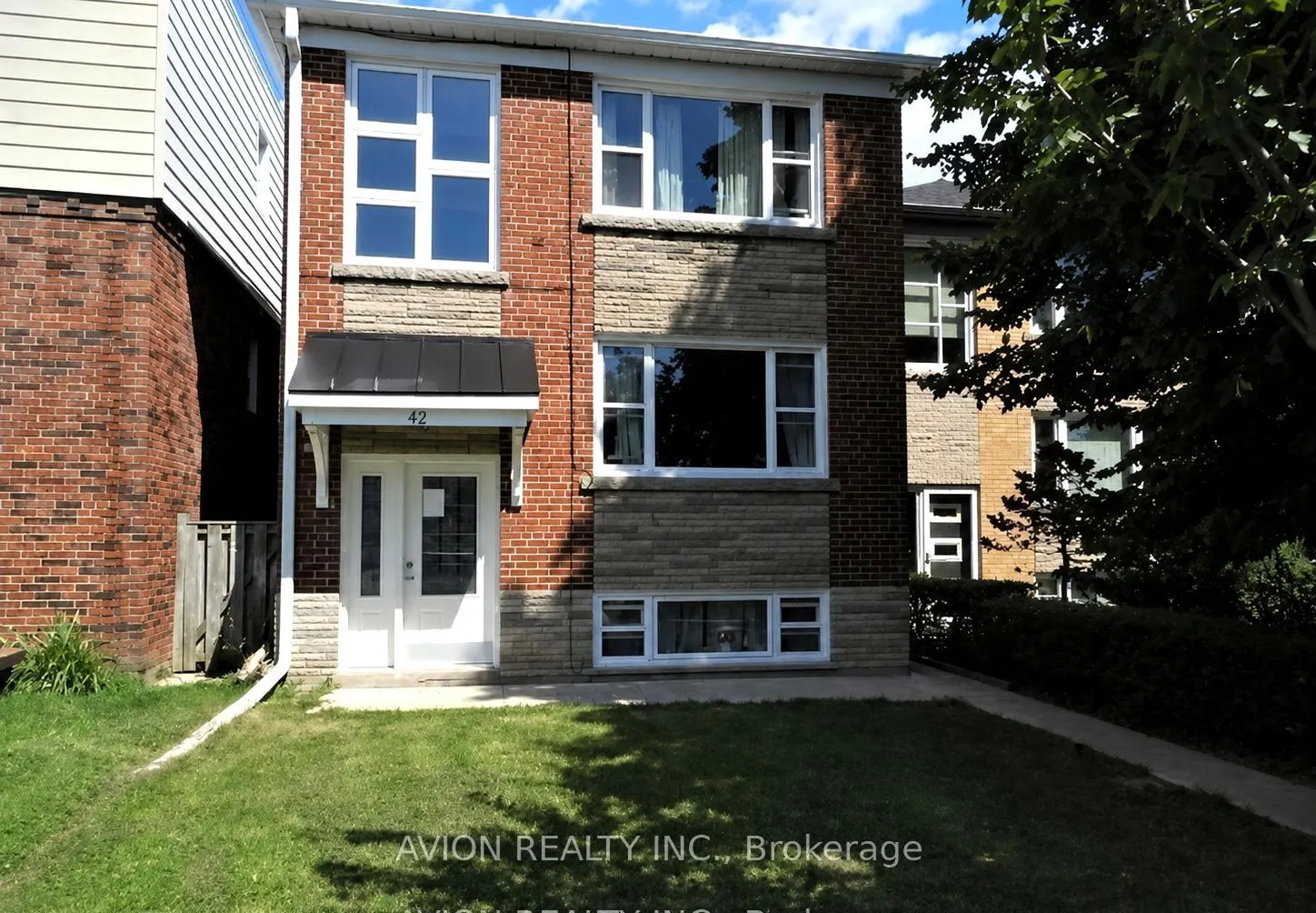 42 EMERALD Crescent #1