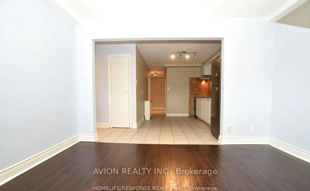 42 EMERALD Crescent #1