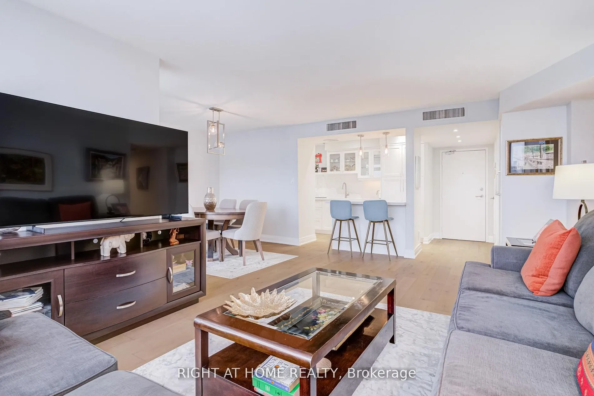 1333 Bloor Street E #606