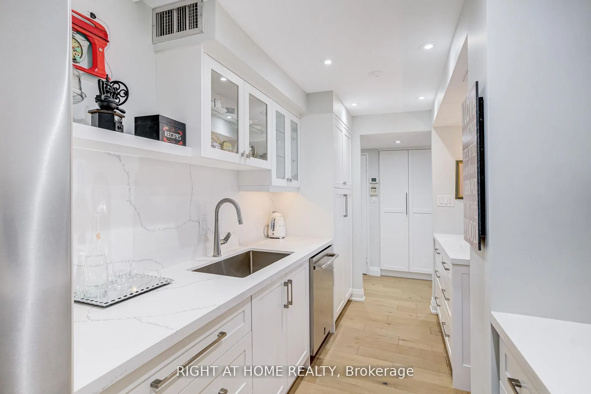1333 Bloor Street E #606
