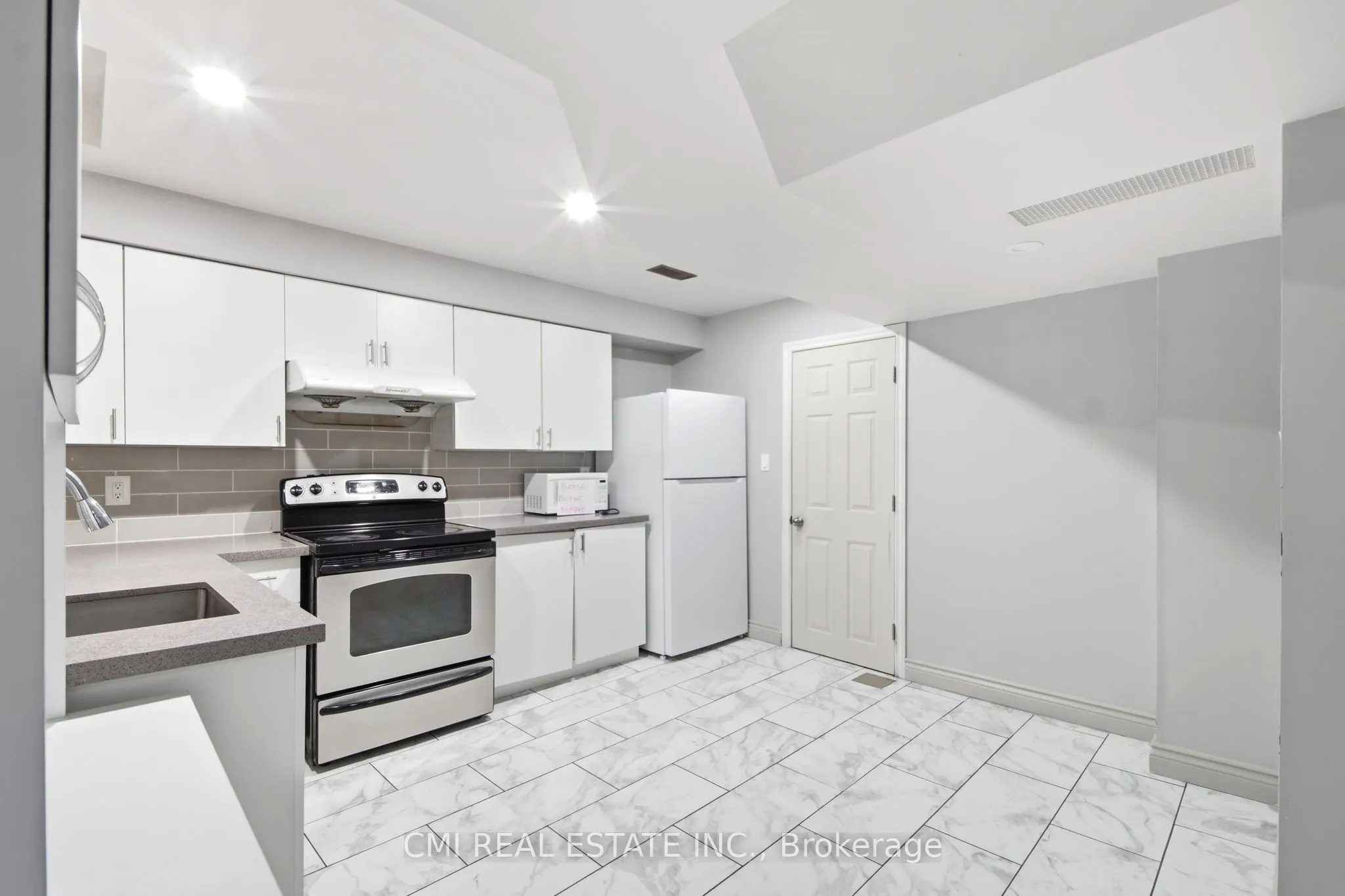 3 Forest Point Drive