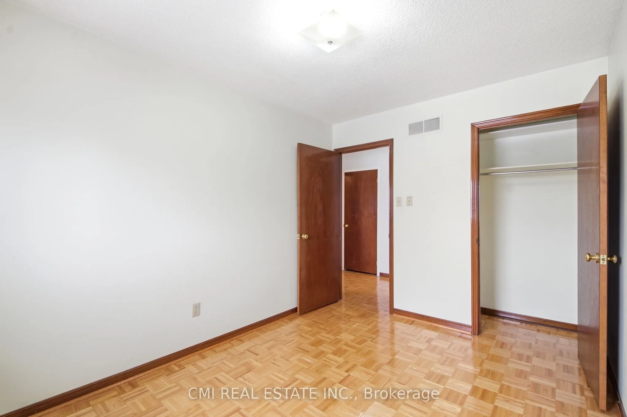 3 Forest Point Drive