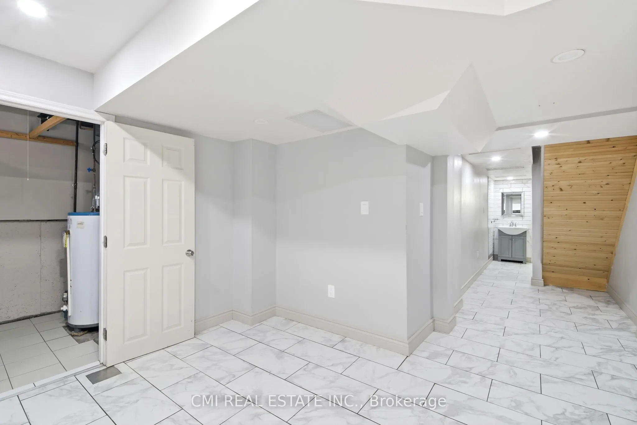 3 Forest Point Drive