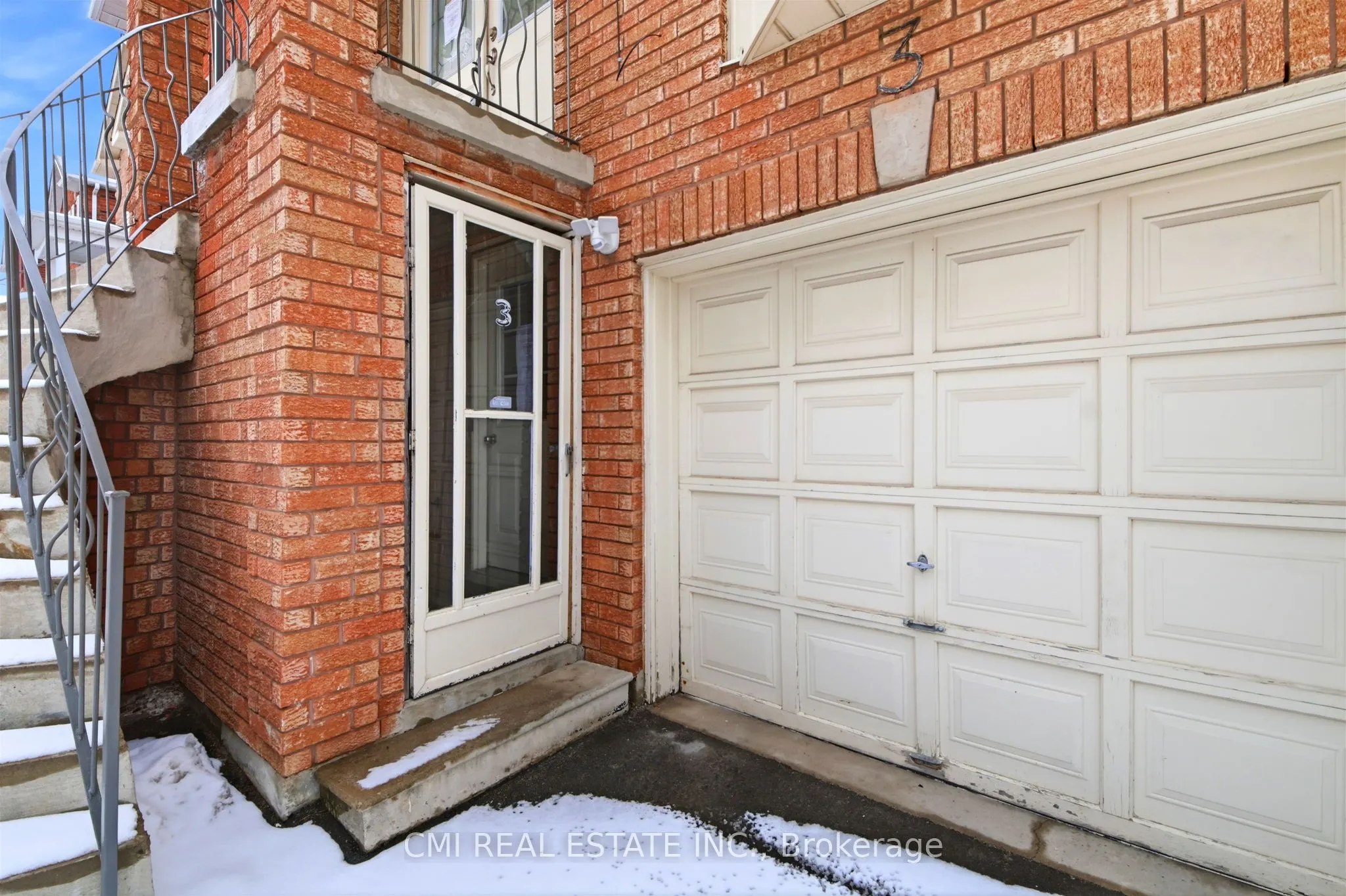 3 Forest Point Drive