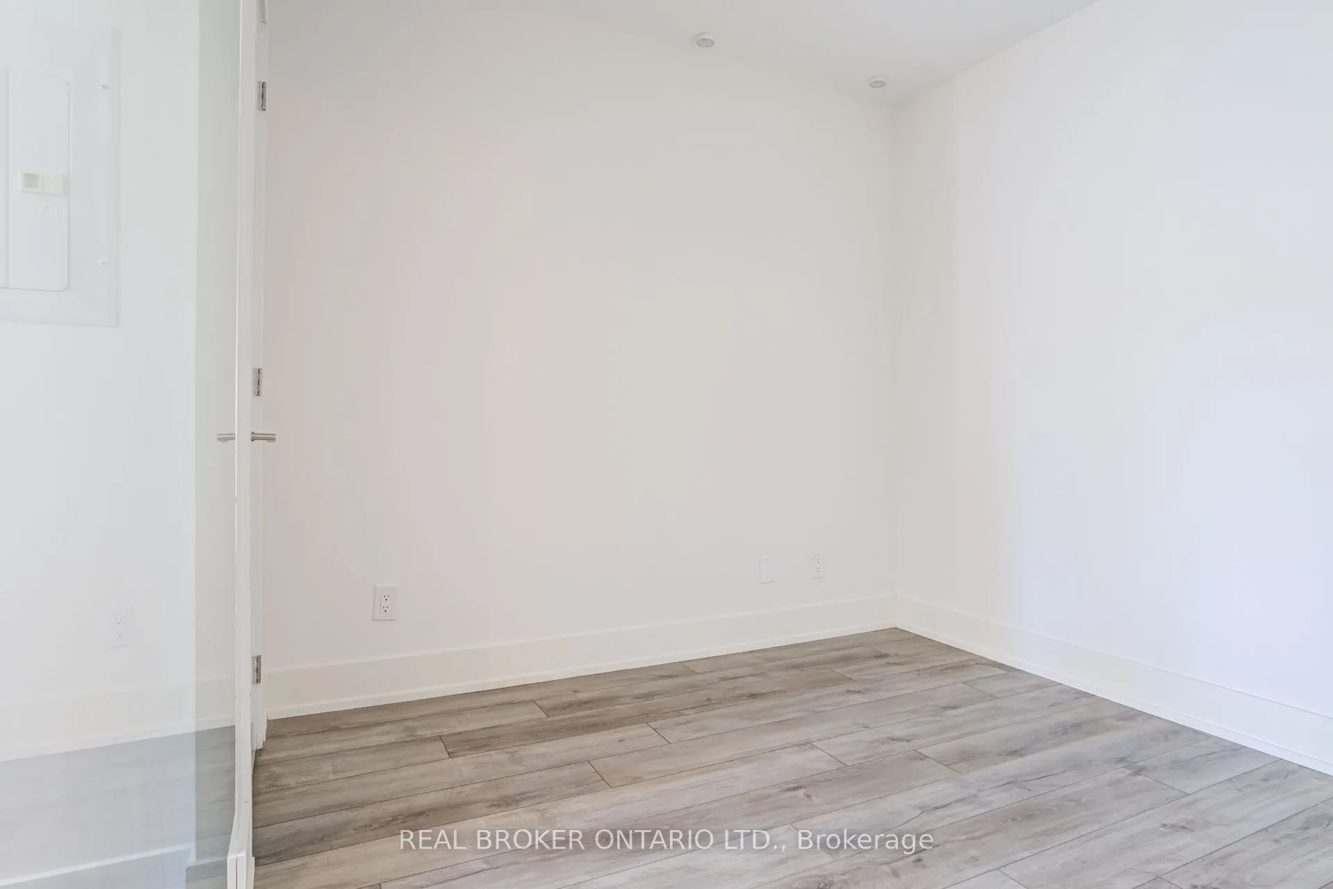 11 Maryport Avenue #208