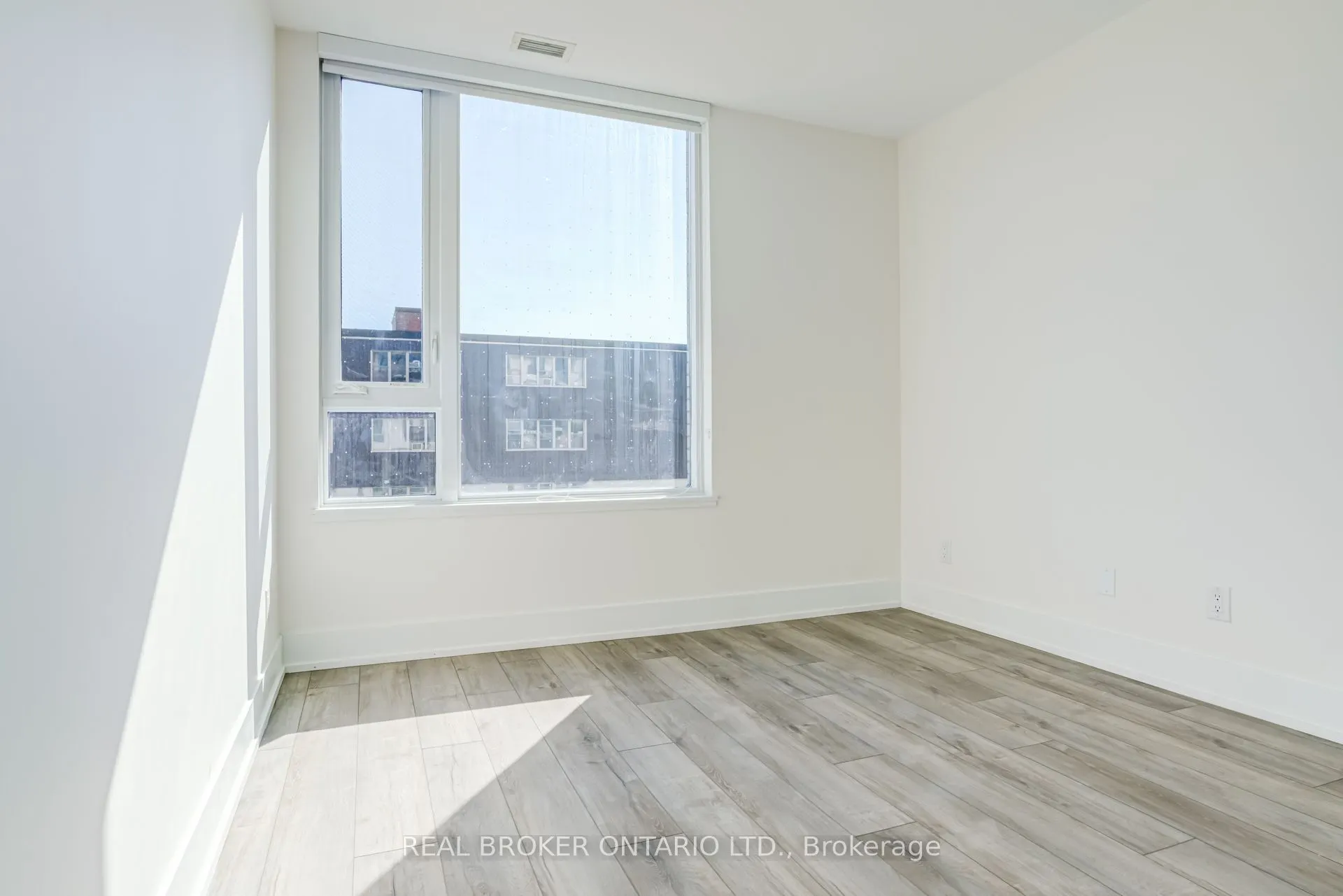11 Maryport Avenue #208