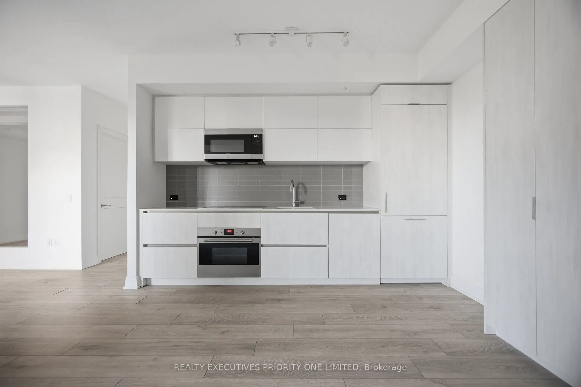21 Park Street E #601