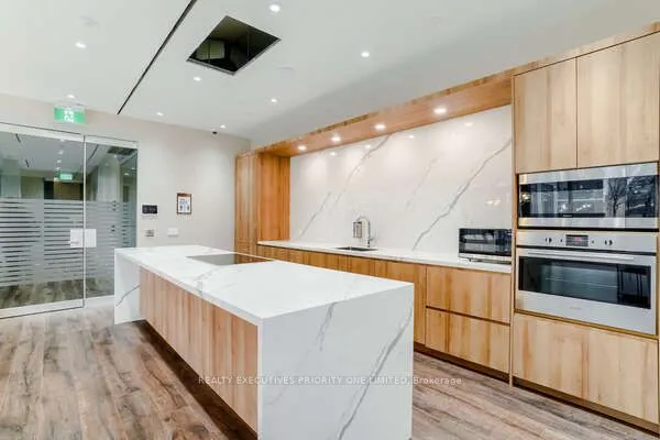 21 Park Street E #601