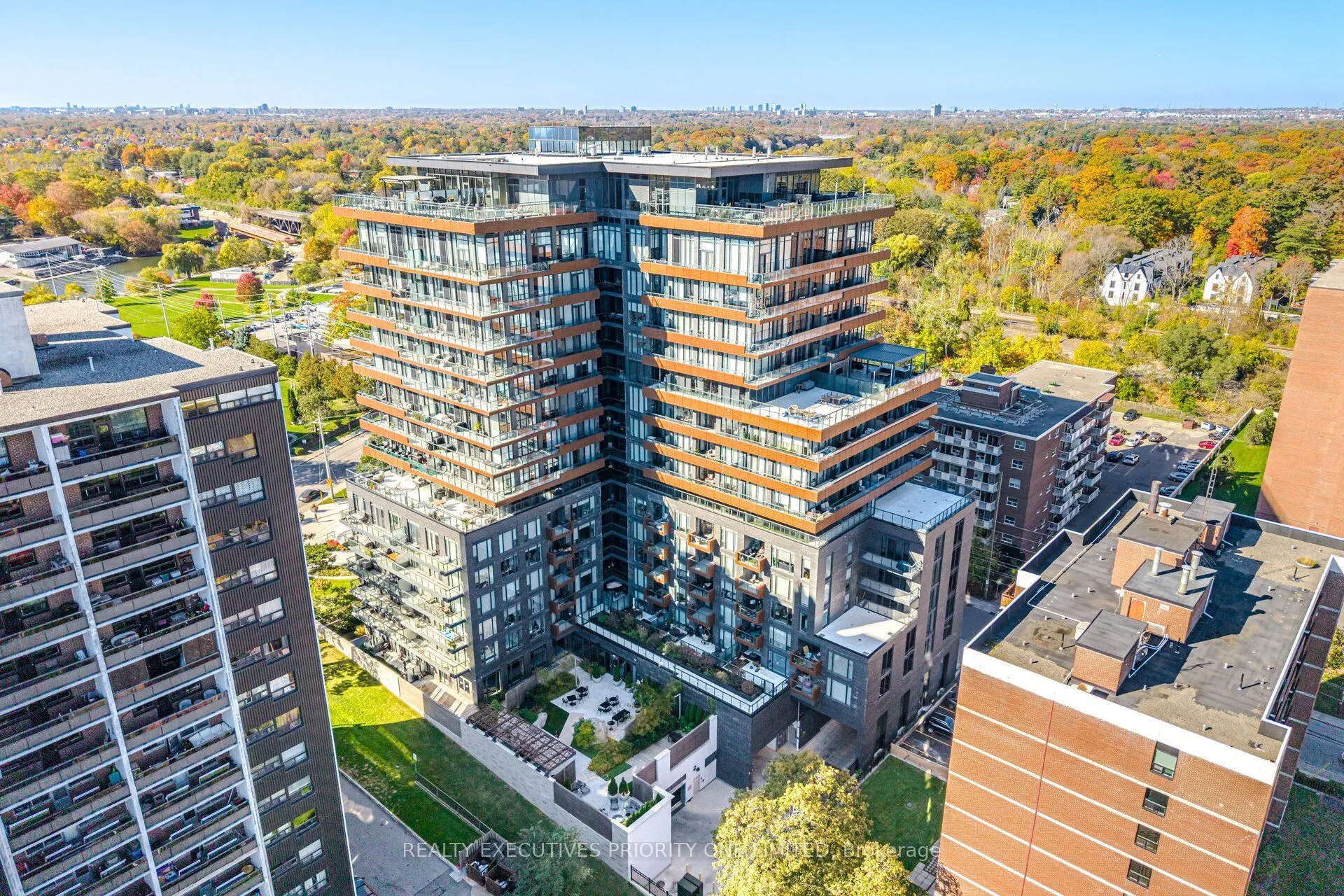 21 Park Street E #601