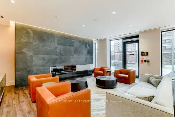 21 Park Street E #601