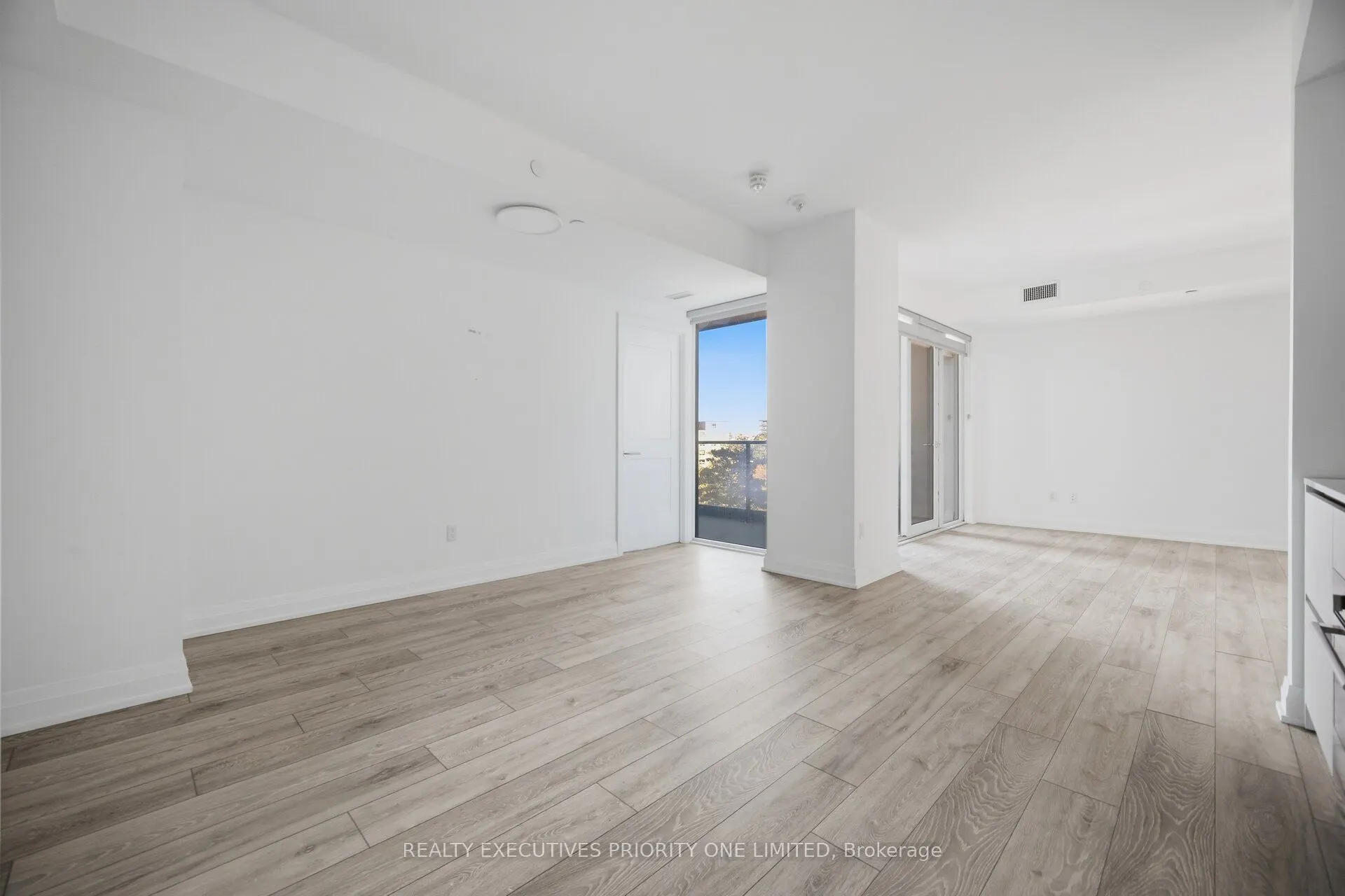 21 Park Street E #601