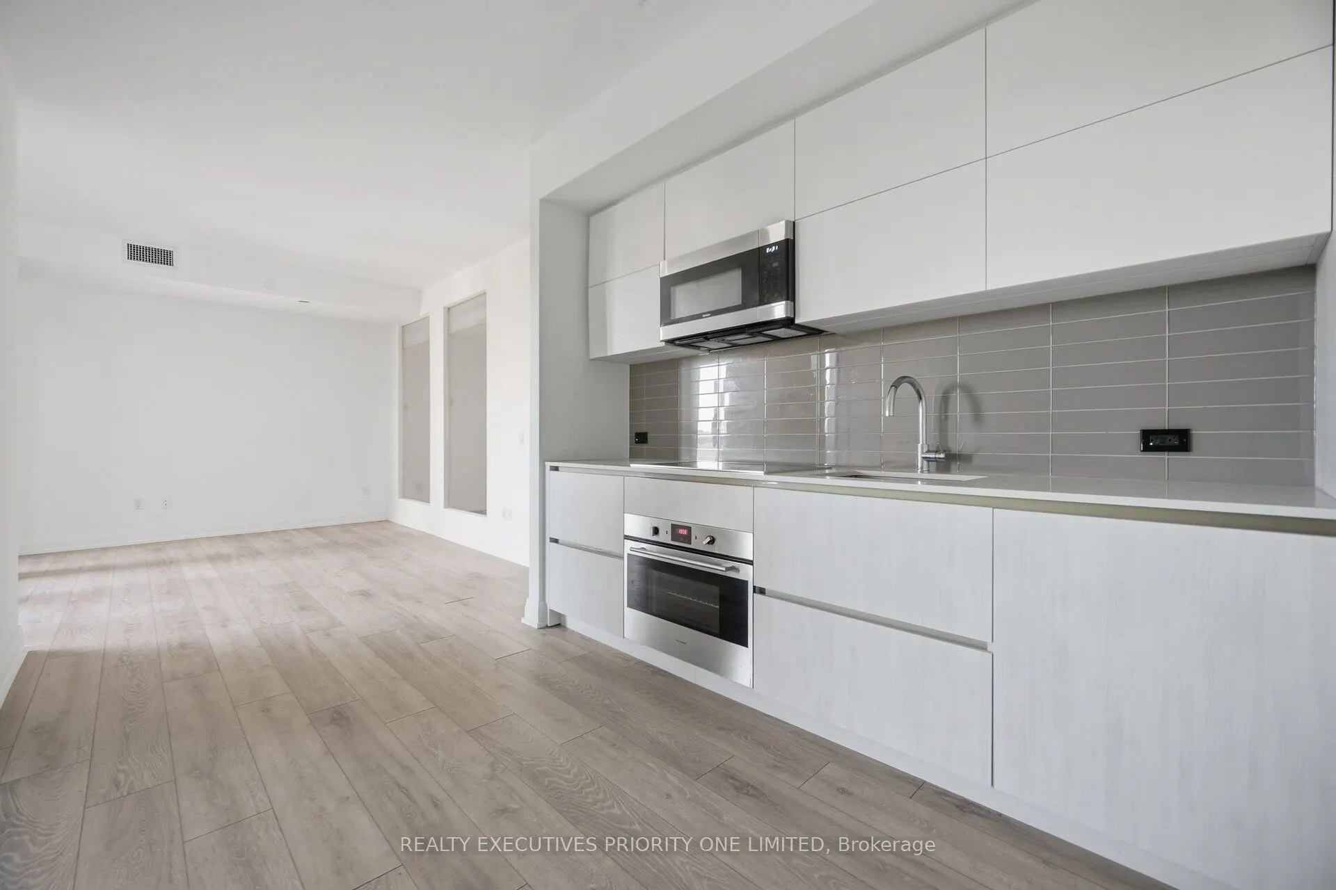 21 Park Street E #601