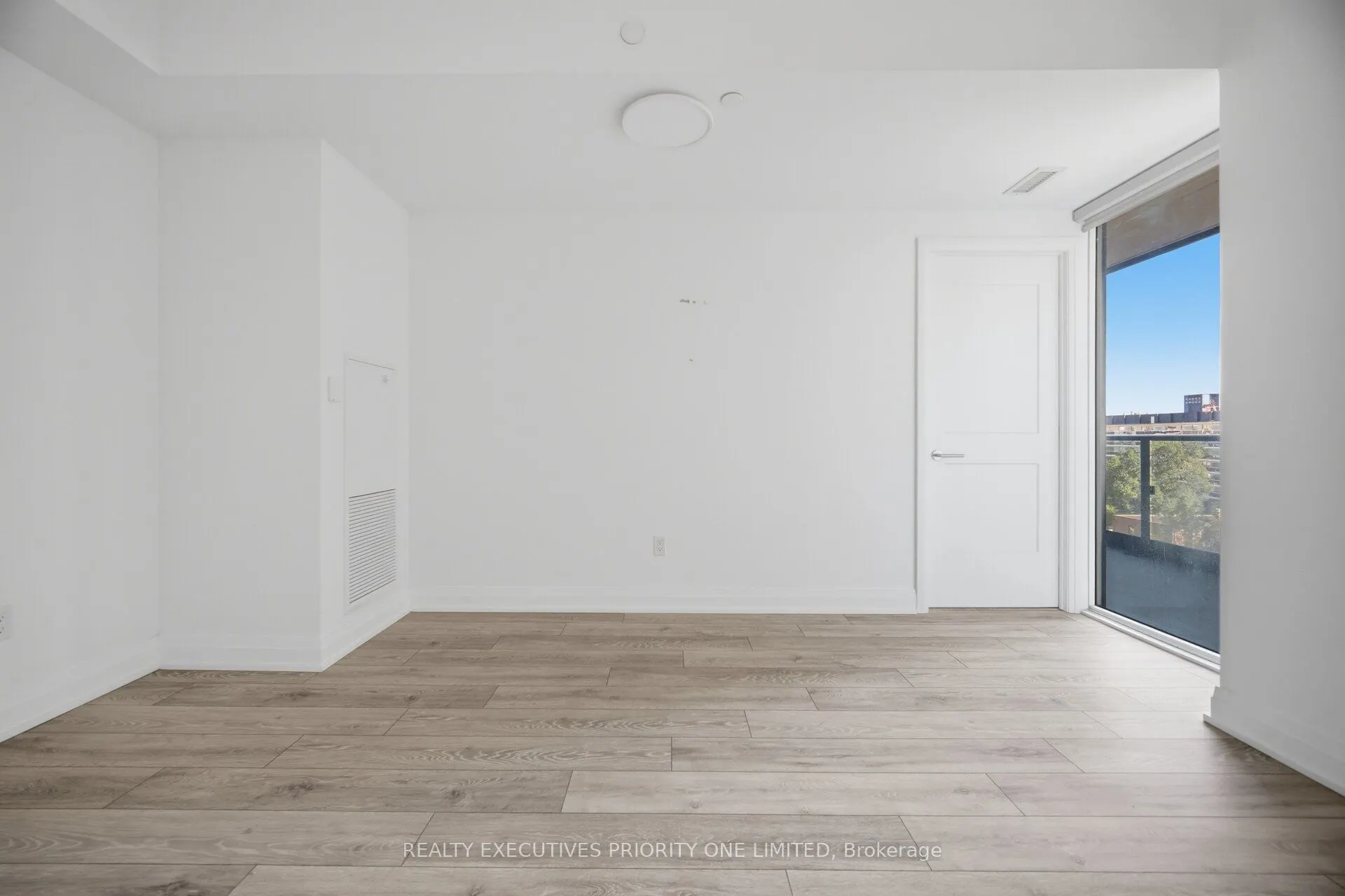 21 Park Street E #601