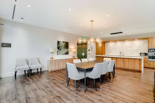 21 Park Street E #601